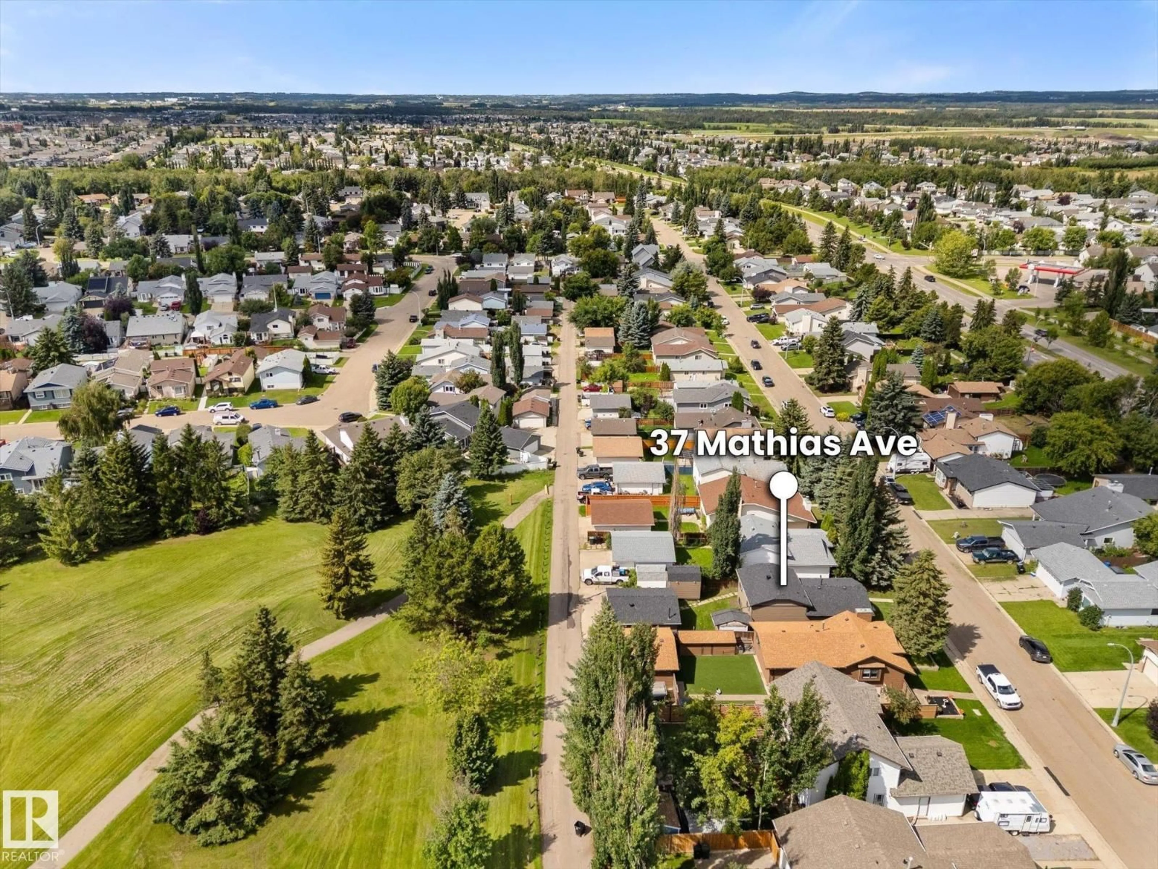 A pic from outside/outdoor area/front of a property/back of a property/a pic from drone, unknown for 37 MATHIAS AV, Spruce Grove Alberta T7X2S7