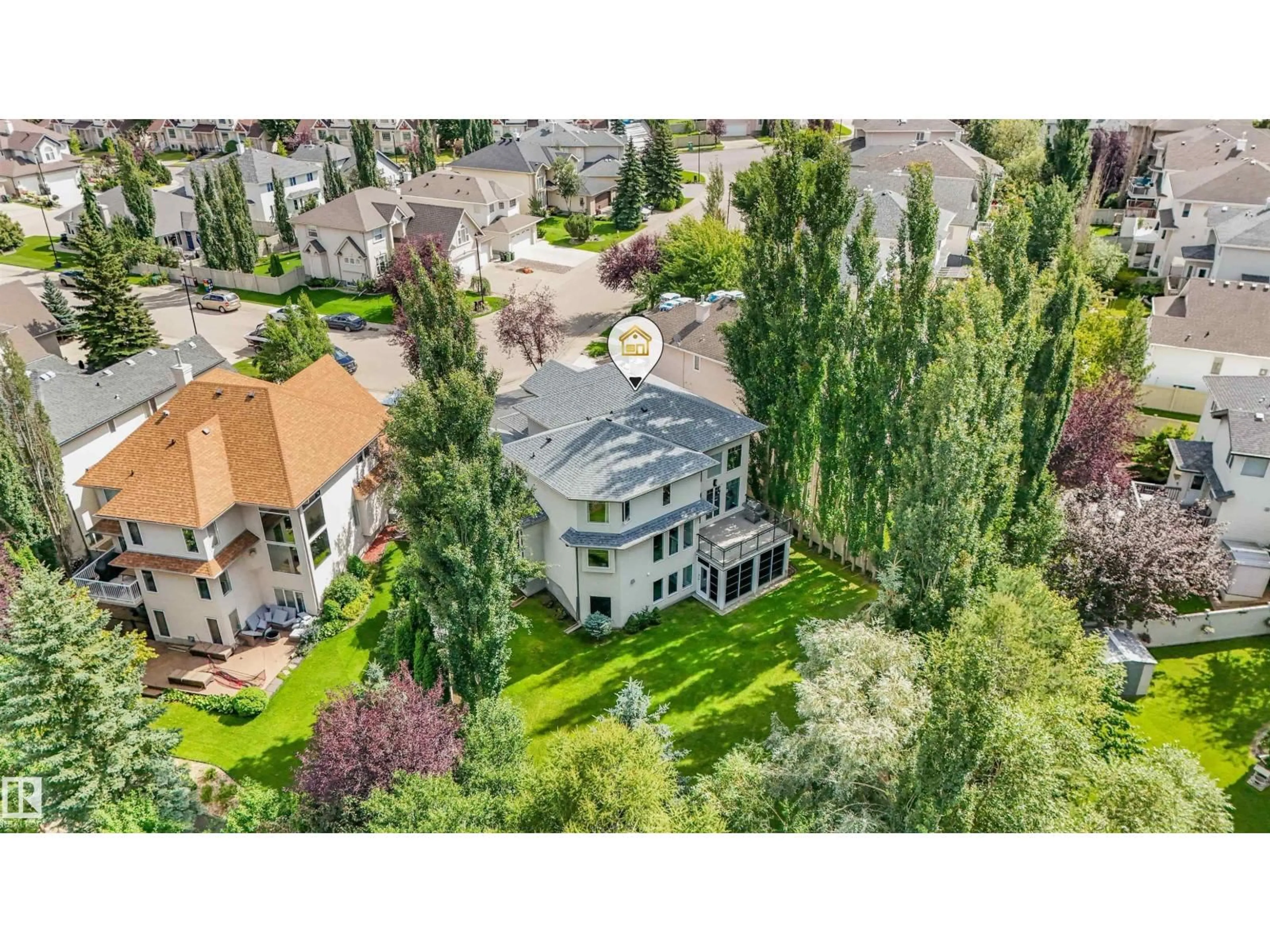 A pic from outside/outdoor area/front of a property/back of a property/a pic from drone, street for 967 LAMB CRESCENT, Edmonton Alberta T6R2X8