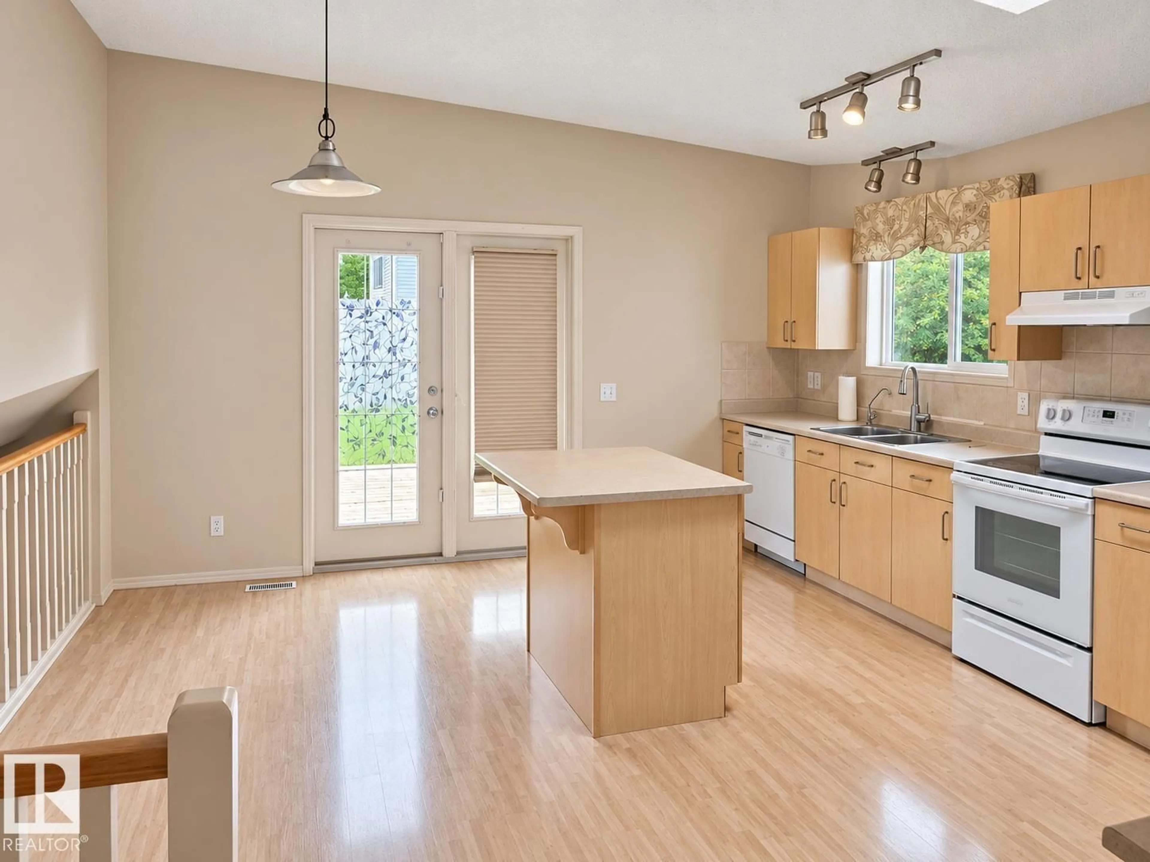 Open concept kitchen, unknown for 507 WISEMAN LN, Edmonton Alberta T6T1N5