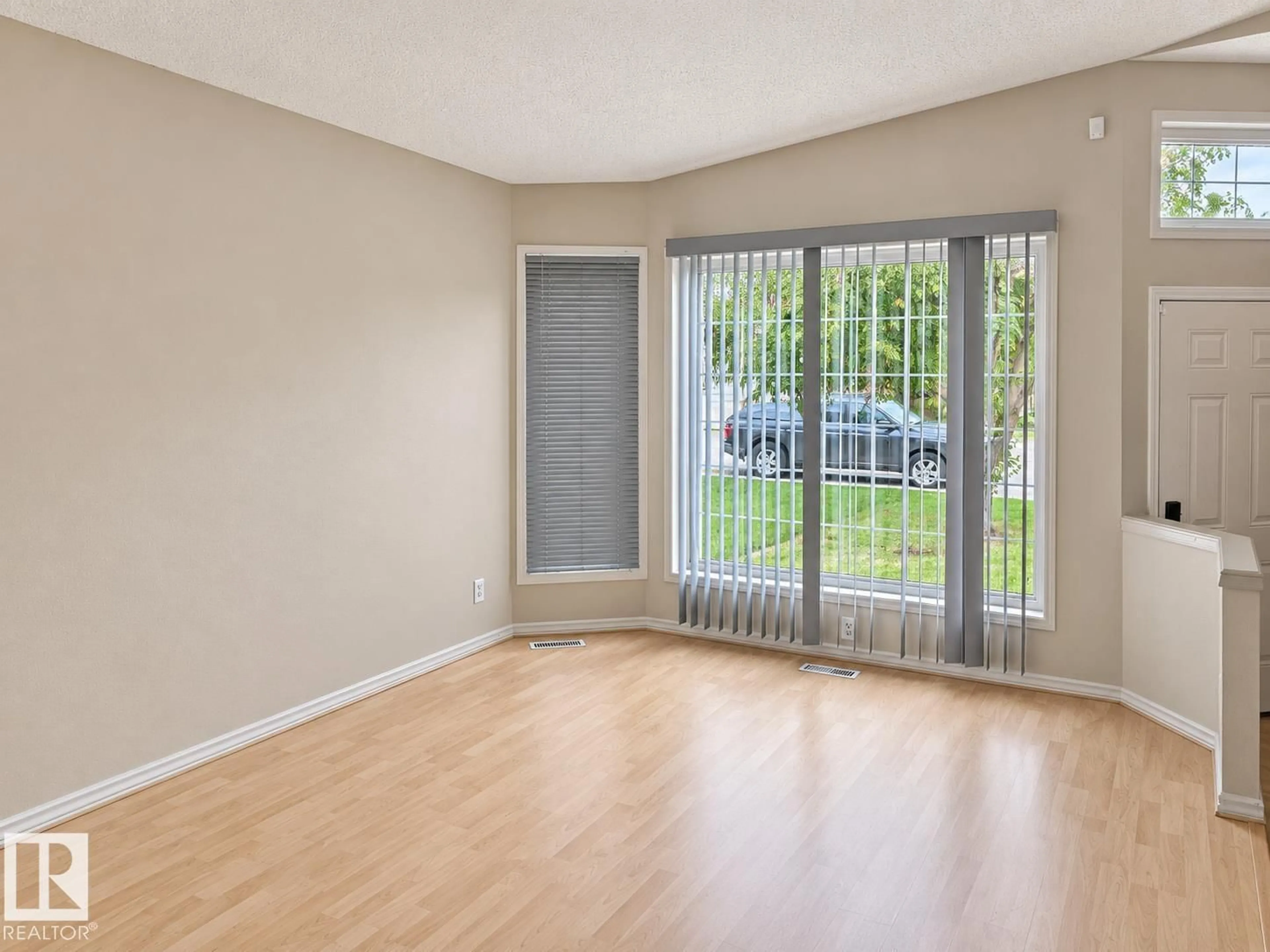 A pic of a room for 507 WISEMAN LN, Edmonton Alberta T6T1N5