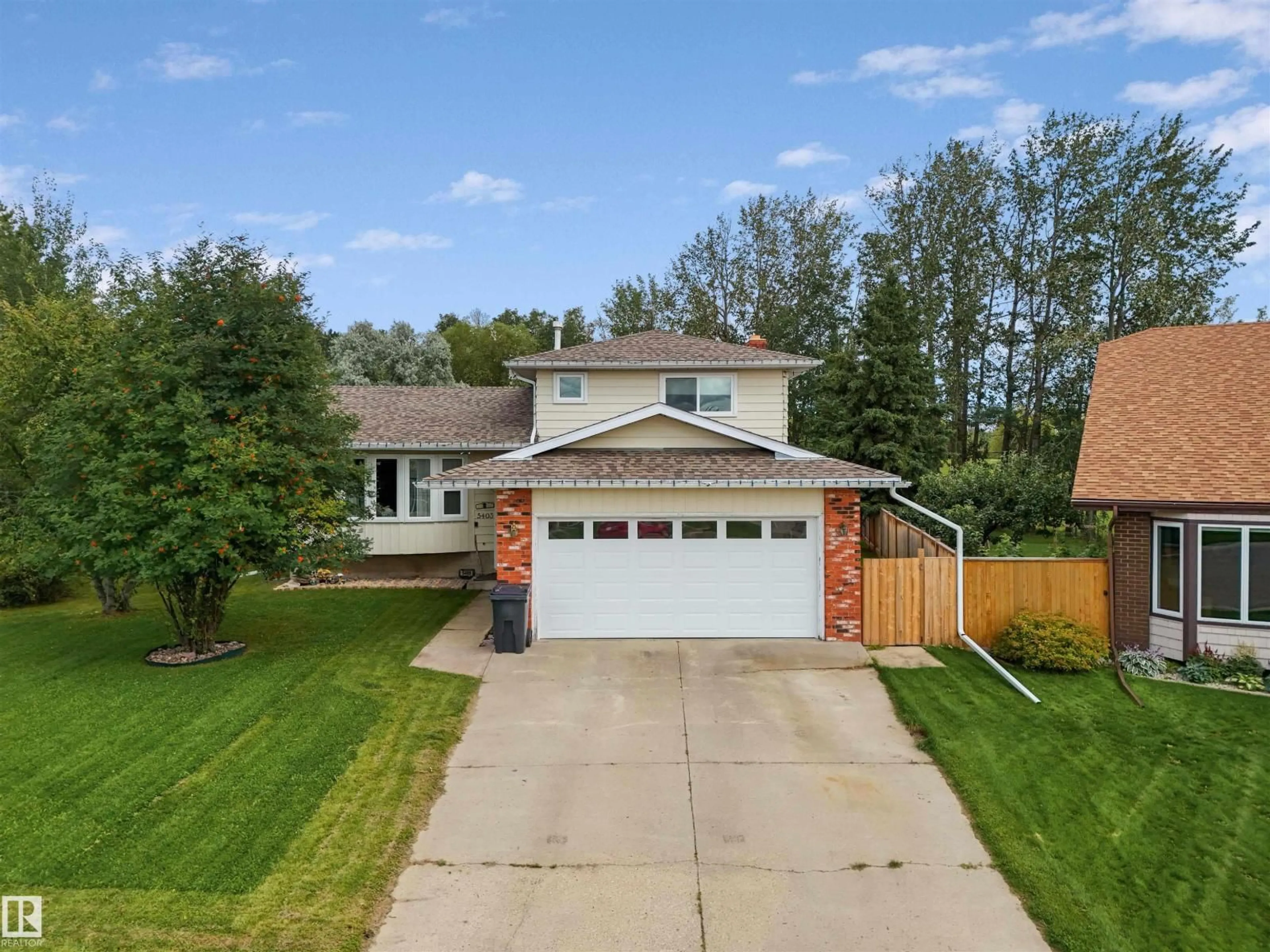 A pic from outside/outdoor area/front of a property/back of a property/a pic from drone, street for 5403 43 AV, Drayton Valley Alberta T7A1K5