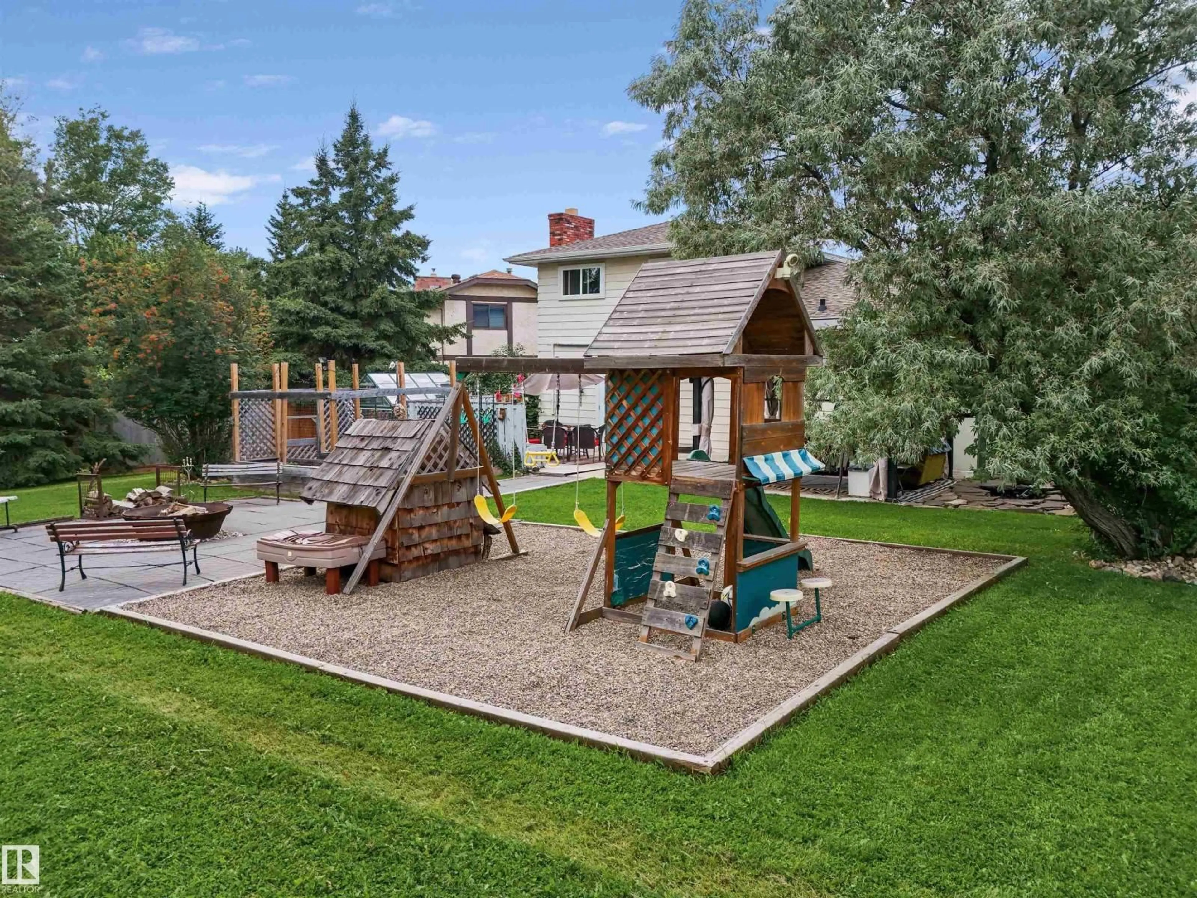 A pic from outside/outdoor area/front of a property/back of a property/a pic from drone, mountain view for 5403 43 AV, Drayton Valley Alberta T7A1K5