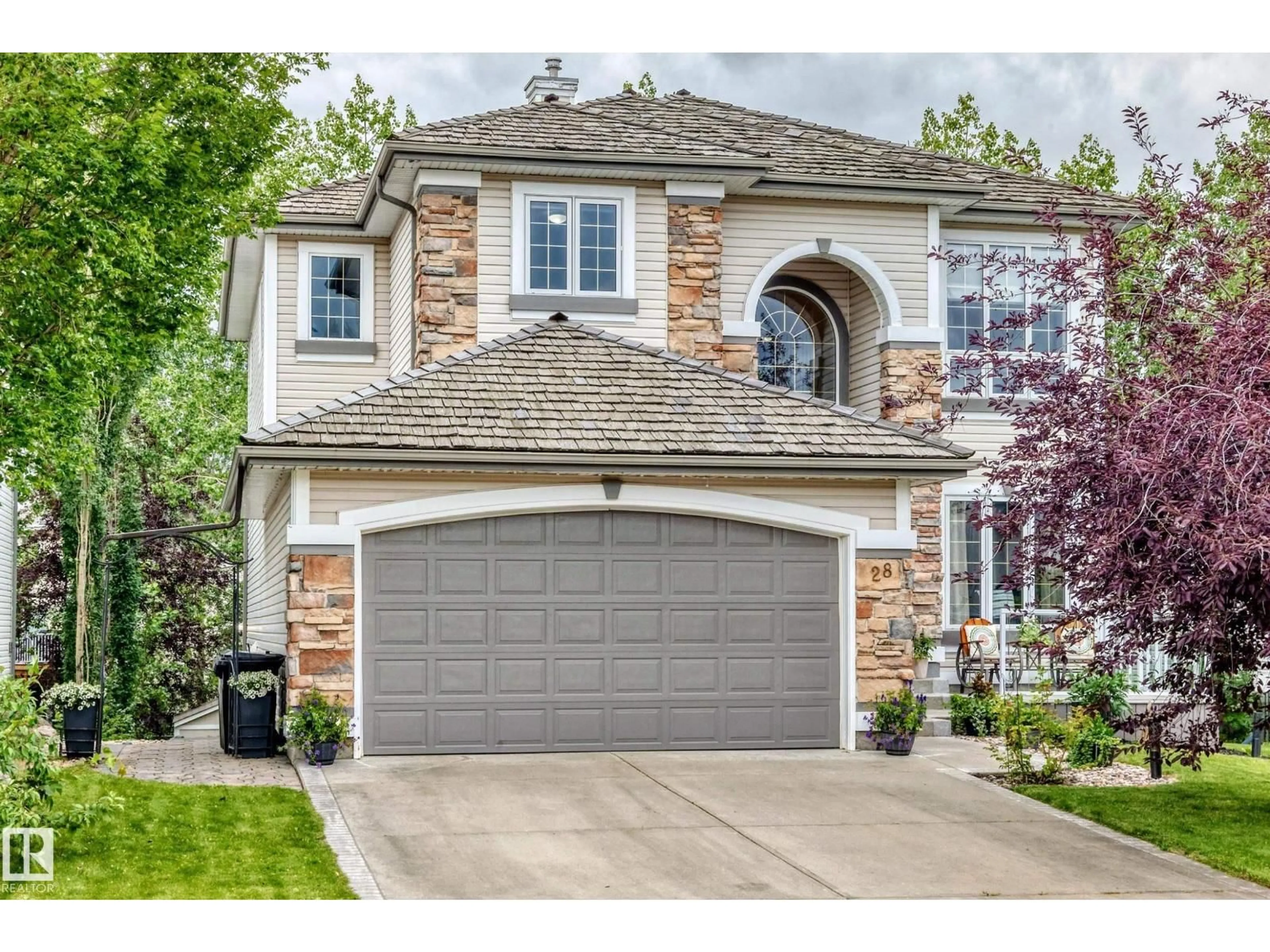 Home with vinyl exterior material, street for HB - 28 NOTTINGHAM, Sherwood Park Alberta T8A5Z8