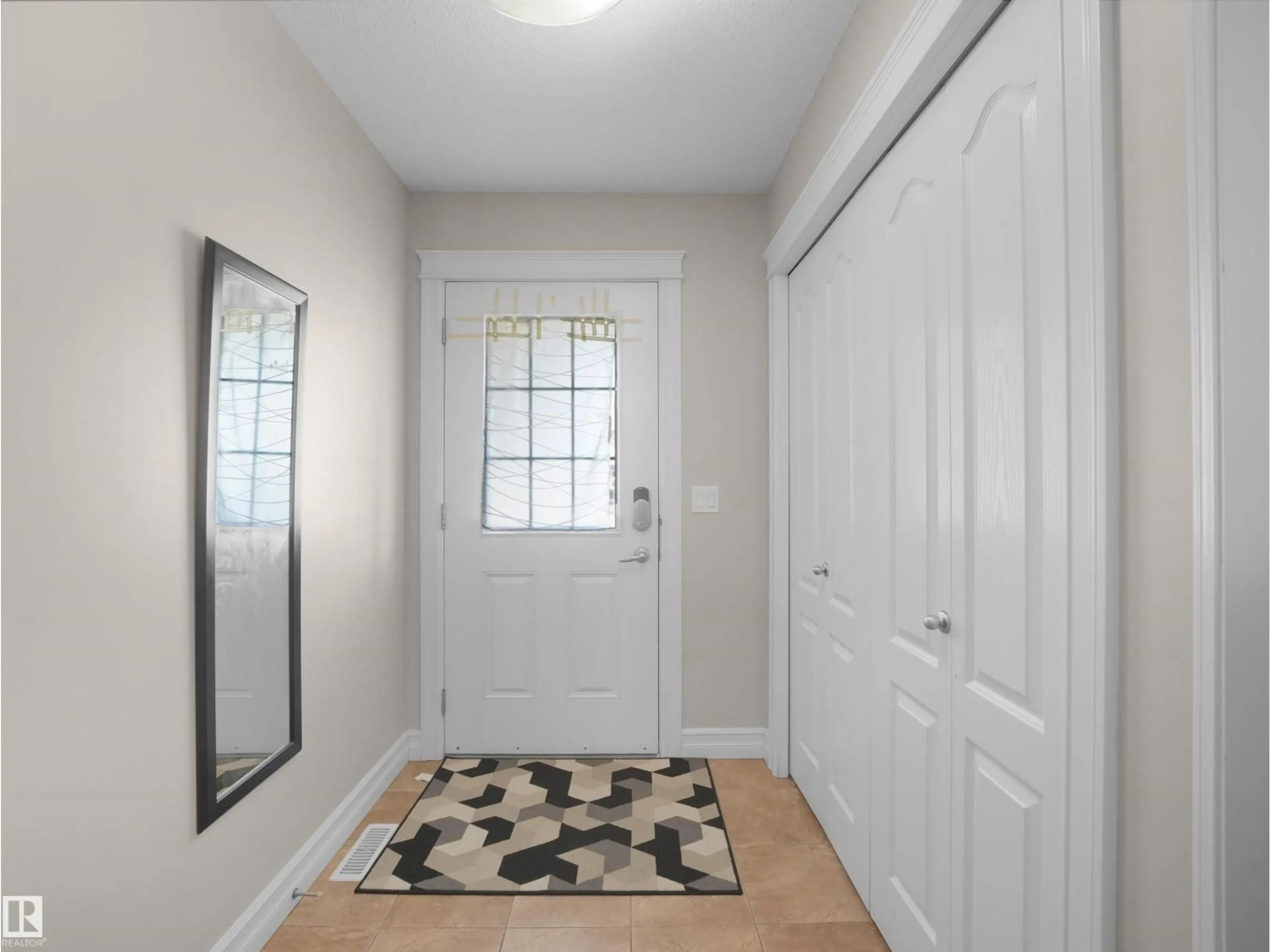 Indoor entryway for 17127 126 ST, Edmonton Alberta T5X0E6