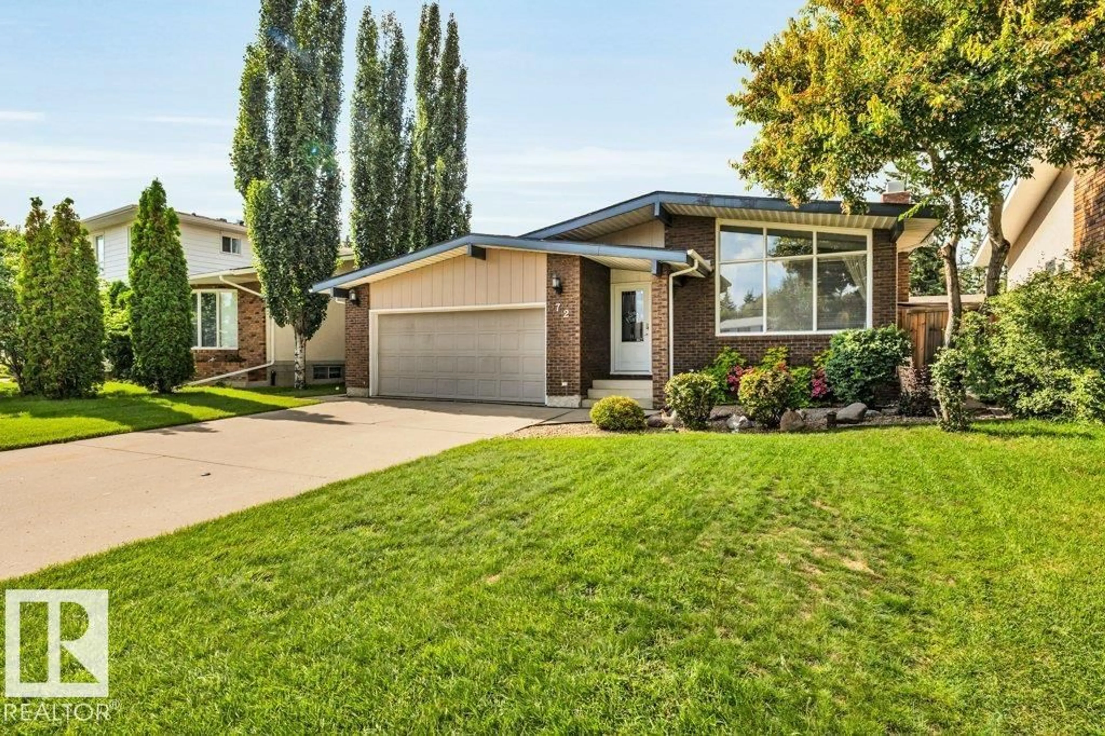 Home with vinyl exterior material, street for 72 EKOTA CR, Edmonton Alberta T6K2J7