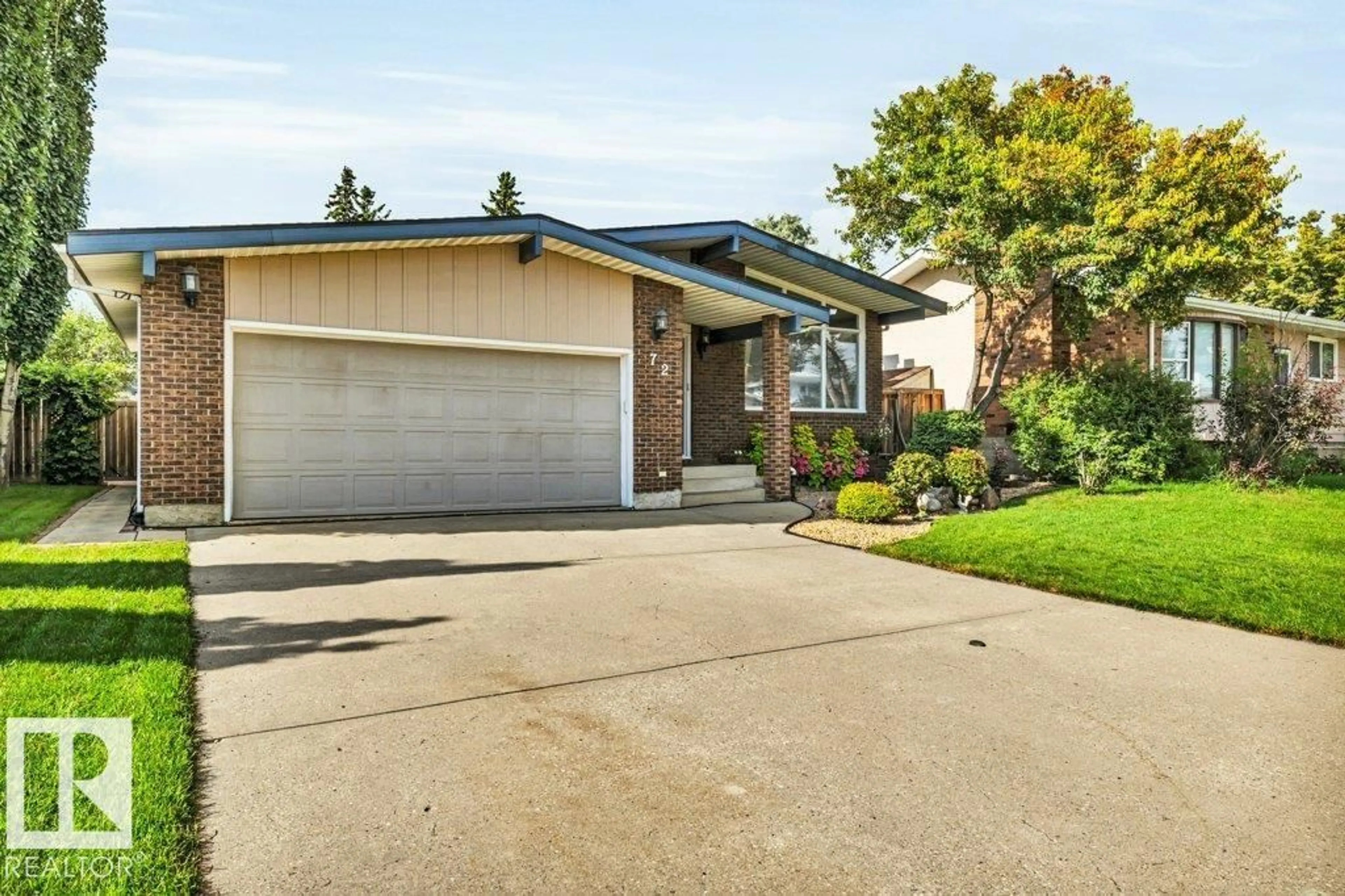 Home with vinyl exterior material, street for 72 EKOTA CR, Edmonton Alberta T6K2J7