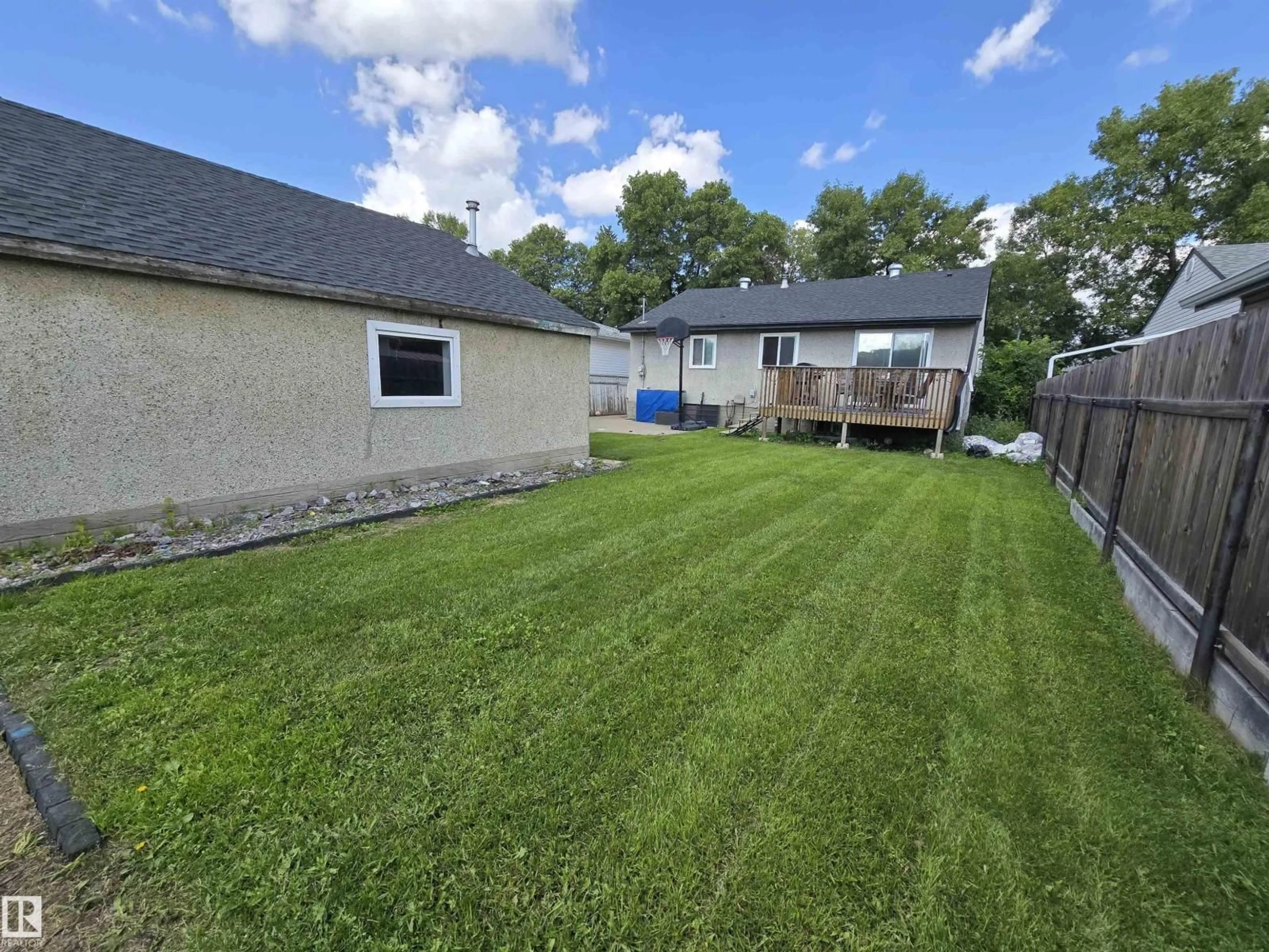 A pic from outside/outdoor area/front of a property/back of a property/a pic from drone, unknown for 4033 117 AV, Edmonton Alberta T5W0Y1