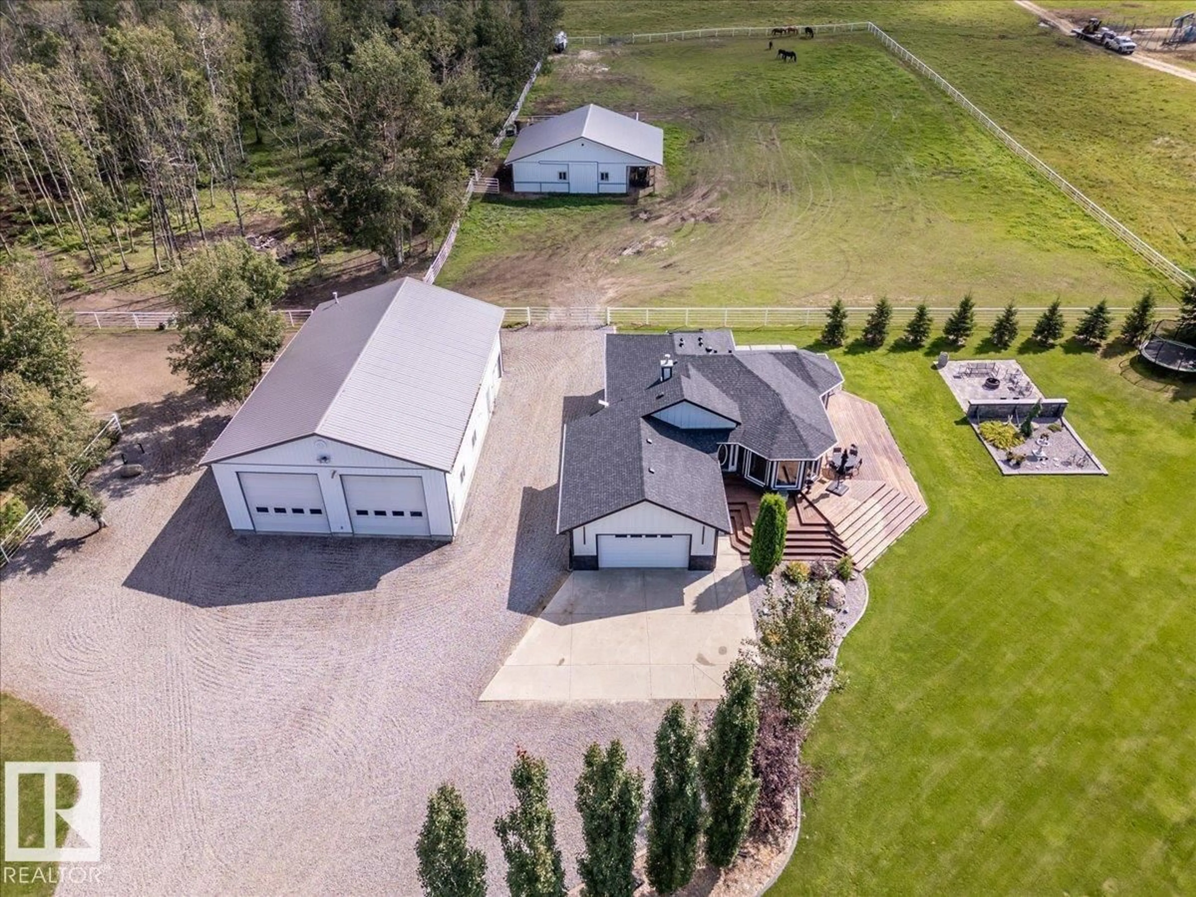 A pic from outside/outdoor area/front of a property/back of a property/a pic from drone, unknown for 47537 RGE RD 30, Rural Leduc County Alberta T0C2T0
