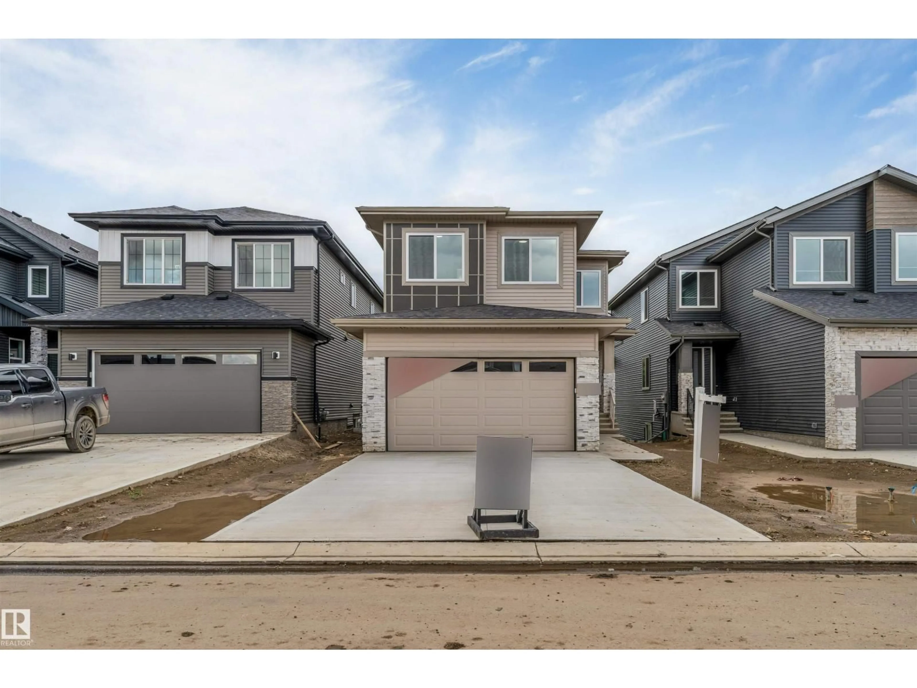 A pic from outside/outdoor area/front of a property/back of a property/a pic from drone, street for 47 NORWYK WY, Spruce Grove Alberta T7X4E9