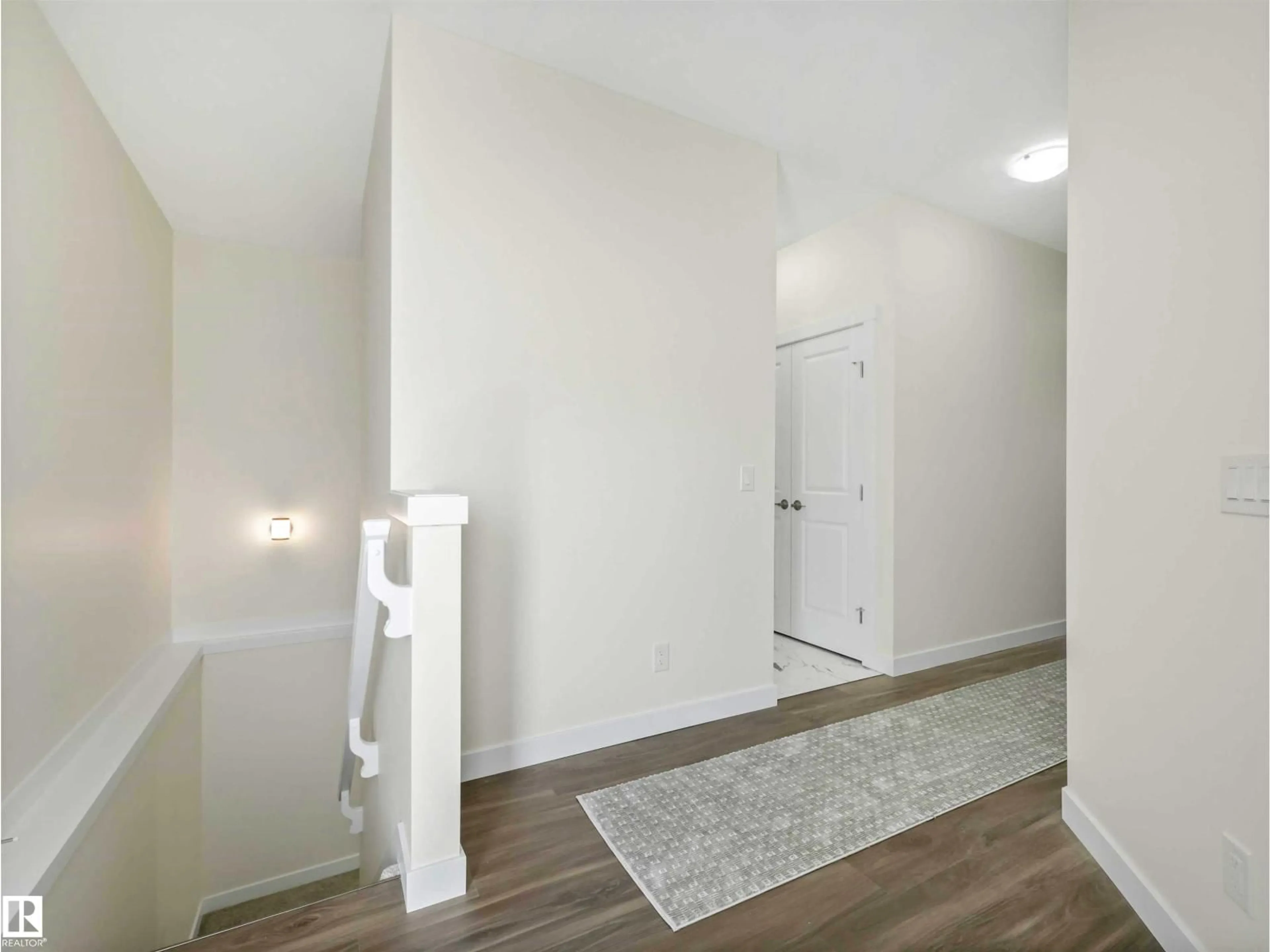 Indoor entryway for #2 - 7800 94 ST, Morinville Alberta T8R2S3