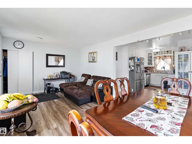 5815 136 AV, Edmonton 4