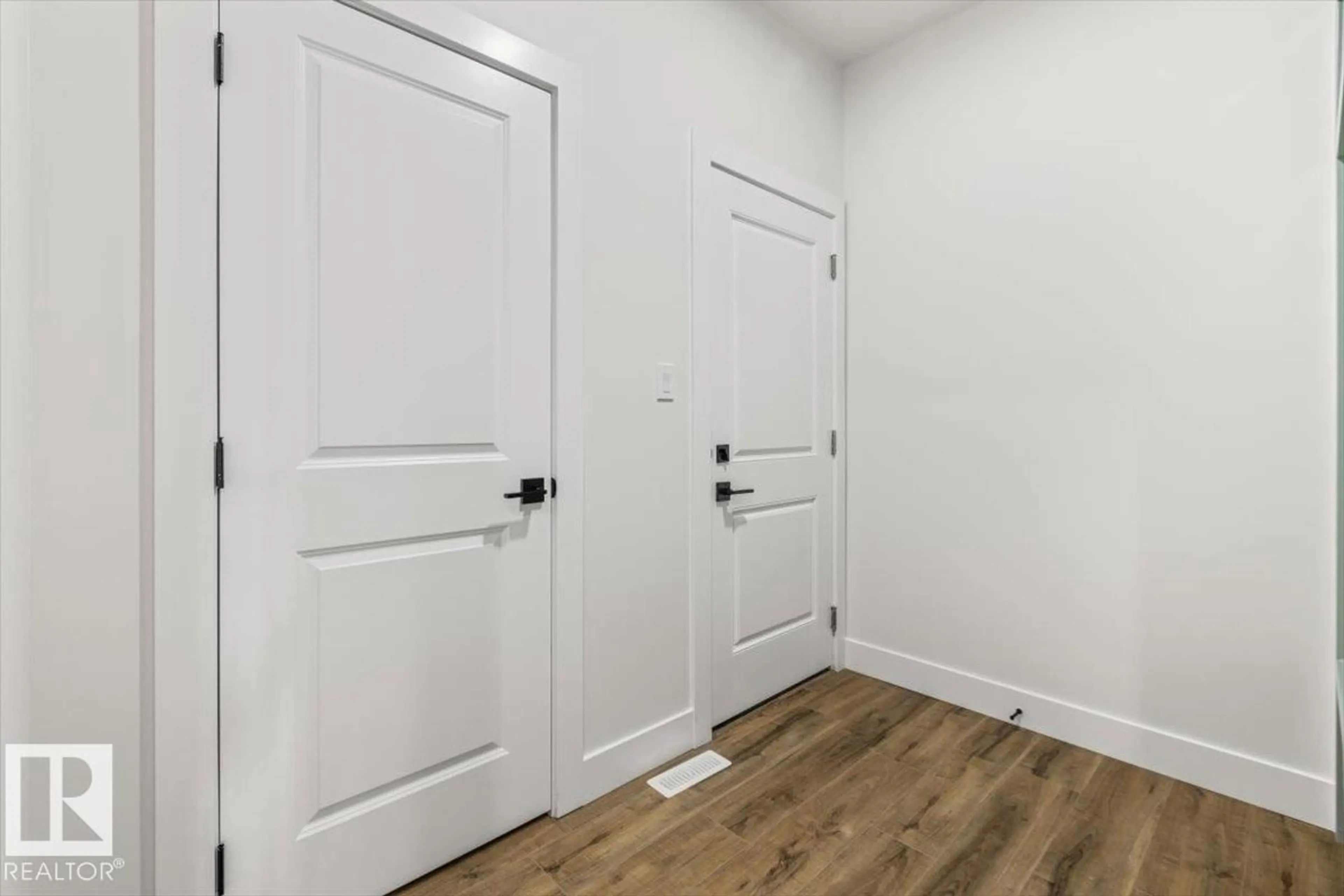 Indoor entryway for 69 ELLIOTT WD, Fort Saskatchewan Alberta T8L1R8