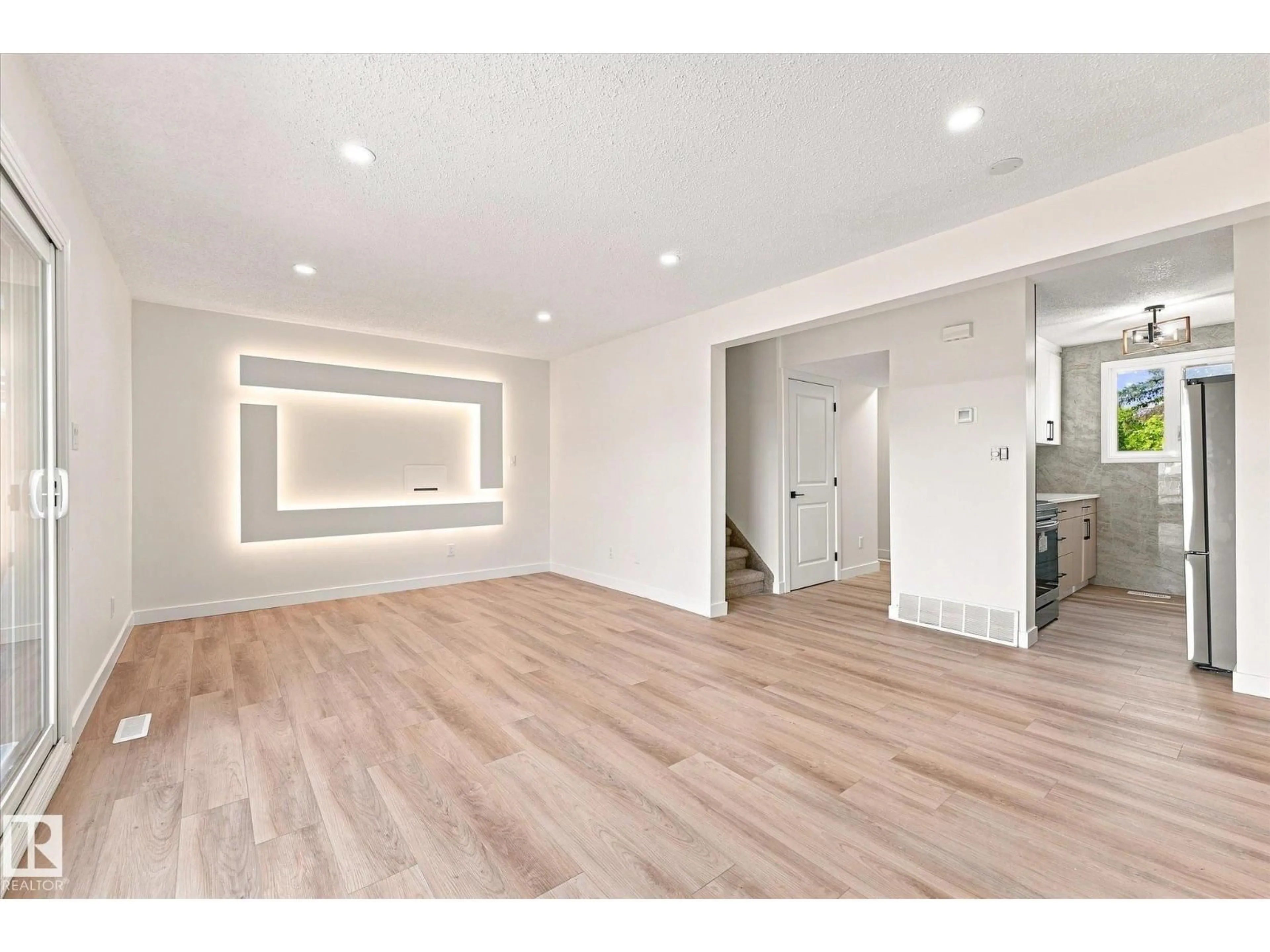 A pic of a room for 18307 66 AV, Edmonton Alberta T5T1Z5