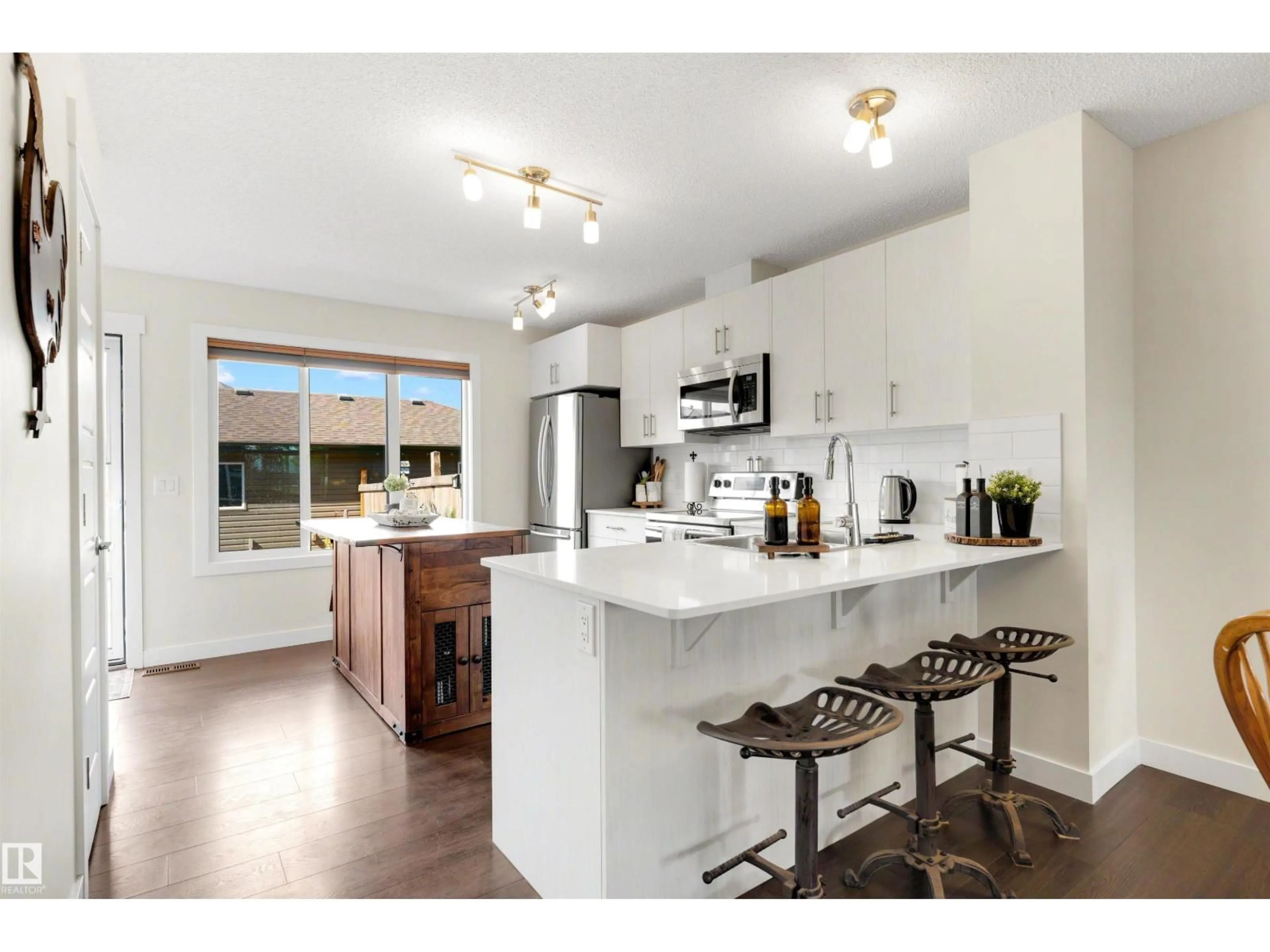 Open concept kitchen, unknown for 354 CRYSTALLINA NERA DR, Edmonton Alberta T5Z0R9