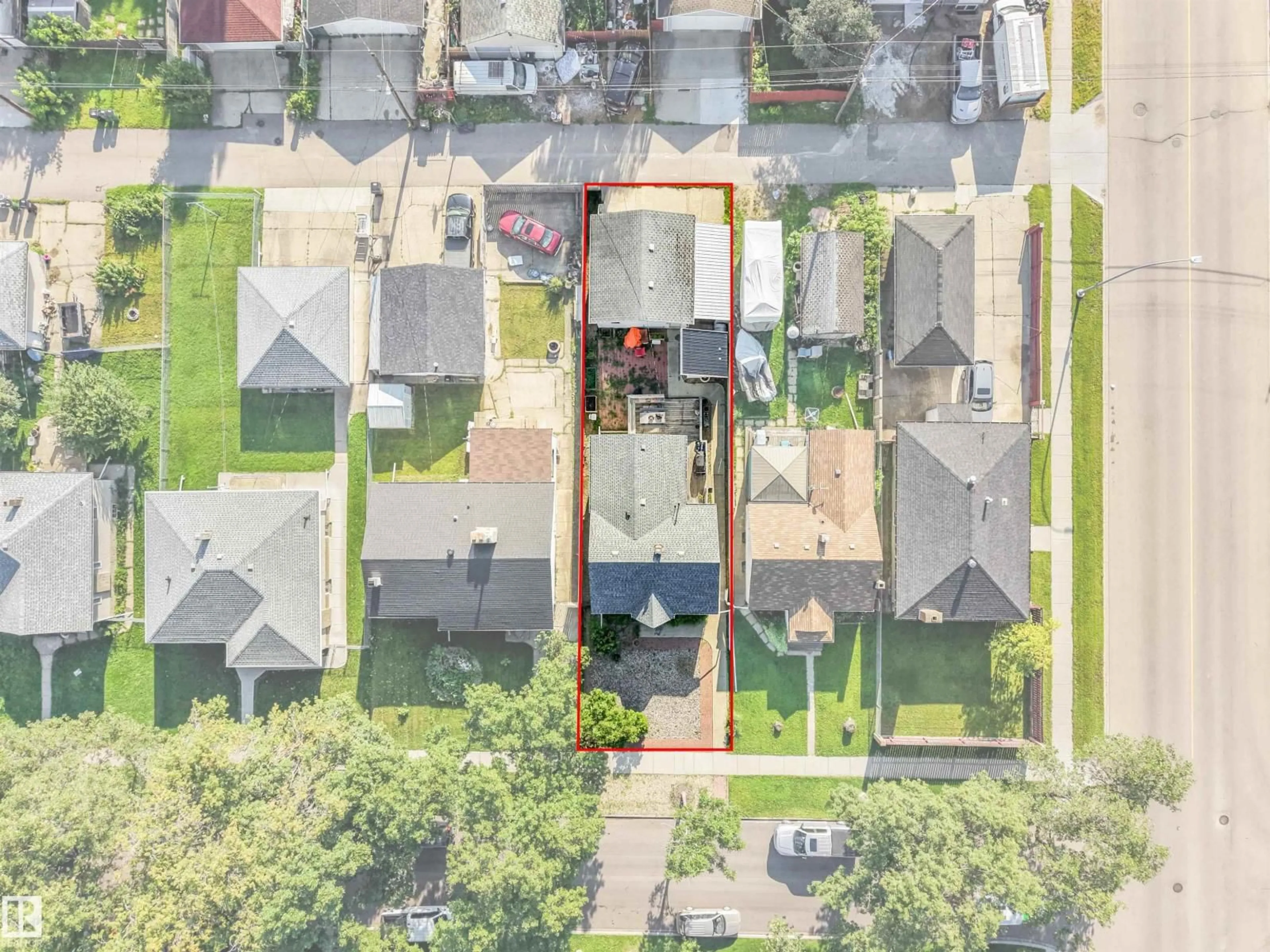 A pic from outside/outdoor area/front of a property/back of a property/a pic from drone, street for NW - 12209 94 ST, Edmonton Alberta T5G1K2