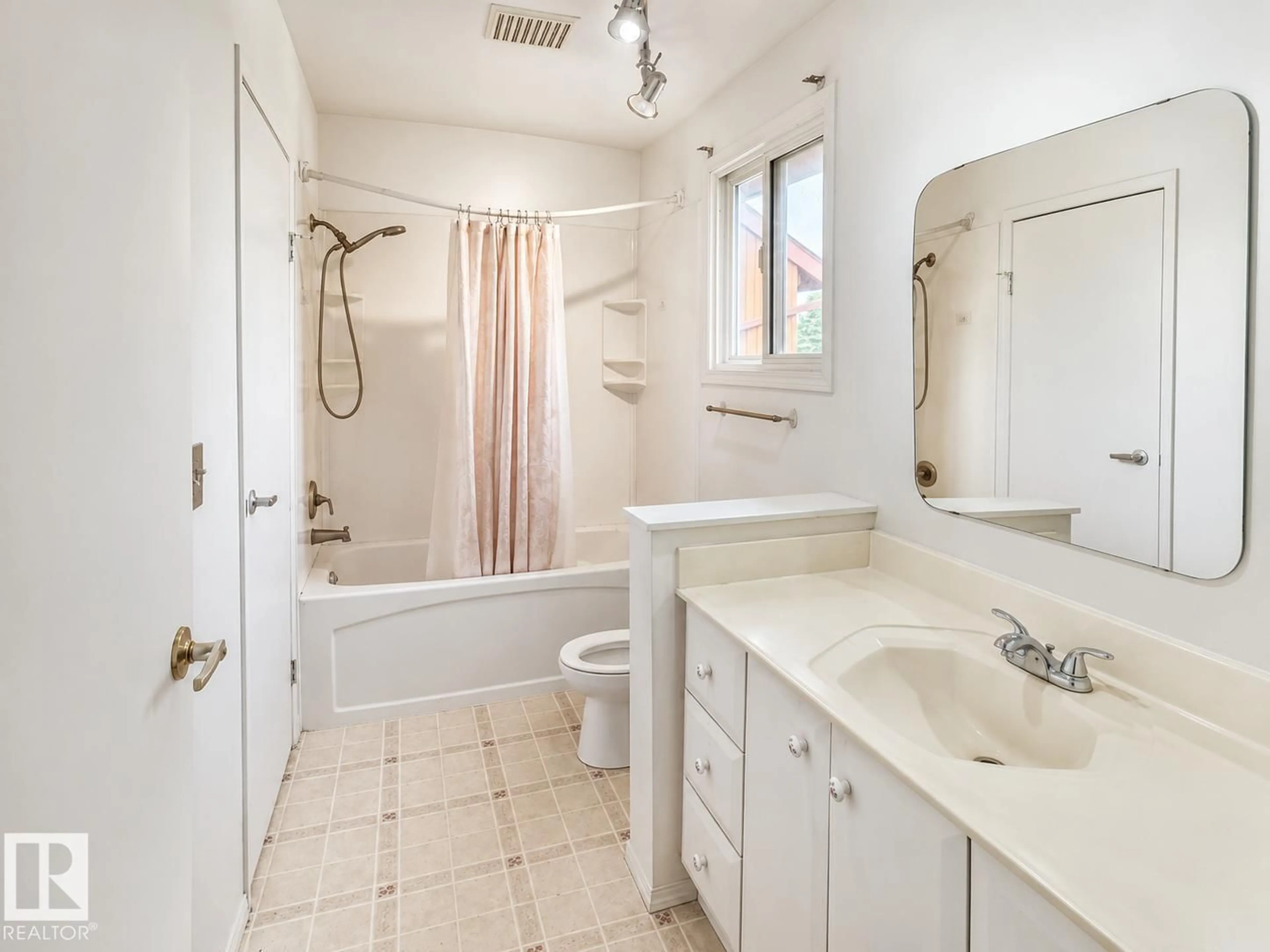 Standard bathroom, ceramic/tile floor for 18625 66 AV, Edmonton Alberta T5T2M3