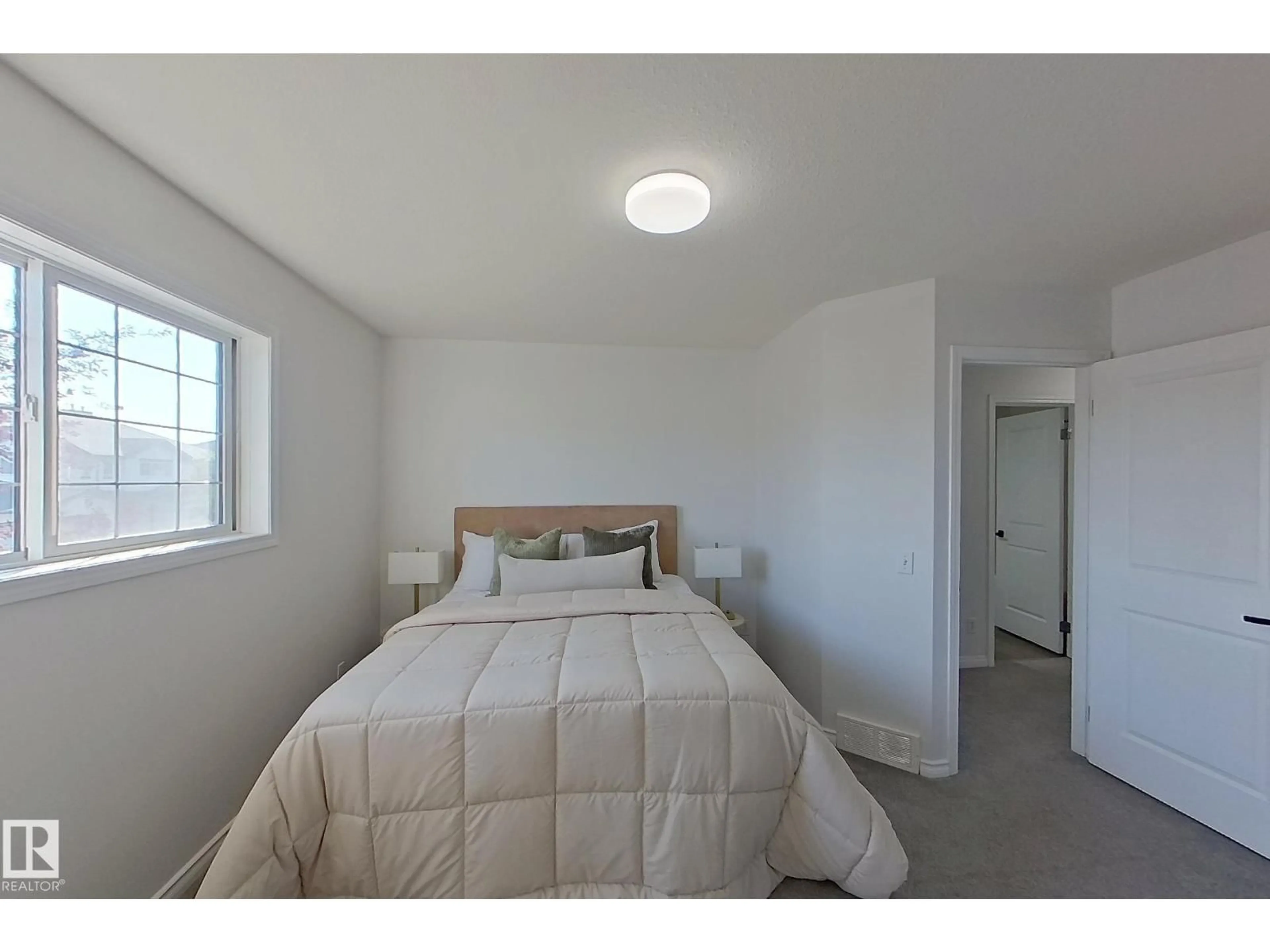A pic of a room for #7 - 16823 84 ST, Edmonton Alberta T5Z3S4