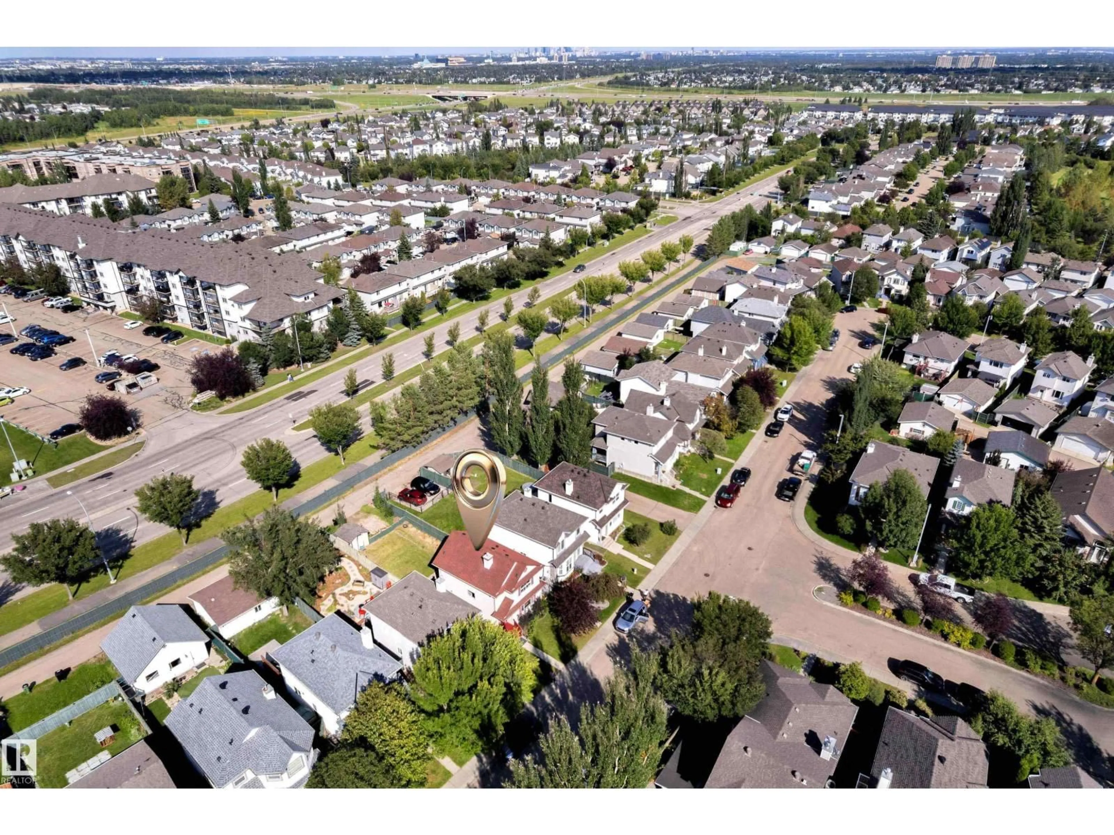 A pic from outside/outdoor area/front of a property/back of a property/a pic from drone, street for 1434 GRANT WY, Edmonton Alberta T5T6L3