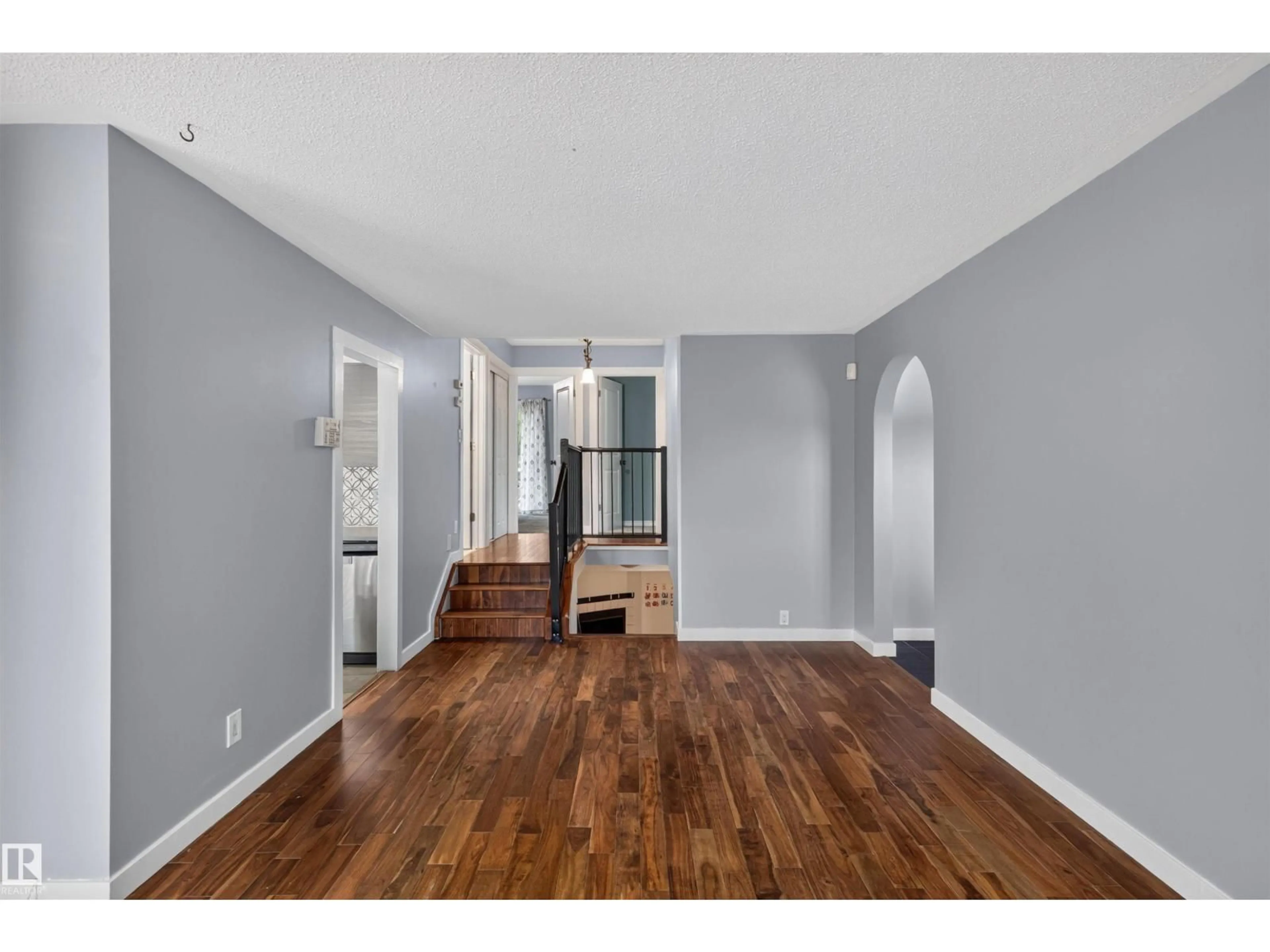 Unknown for 6235 13 AVENUE, Edmonton Alberta T6L2E5