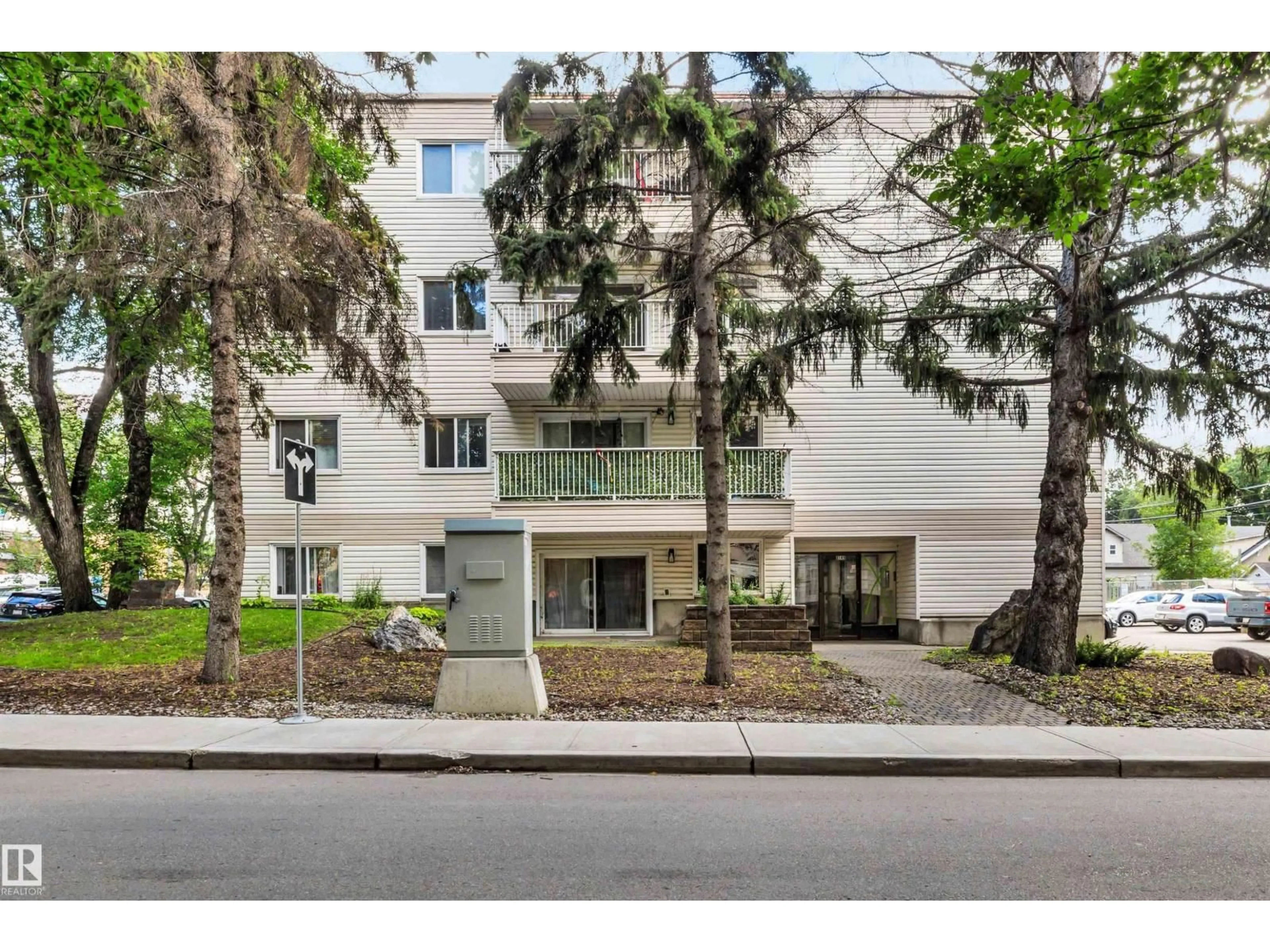 Unknown for 304 - 8149 111 ST NW, Edmonton Alberta T6G2P1