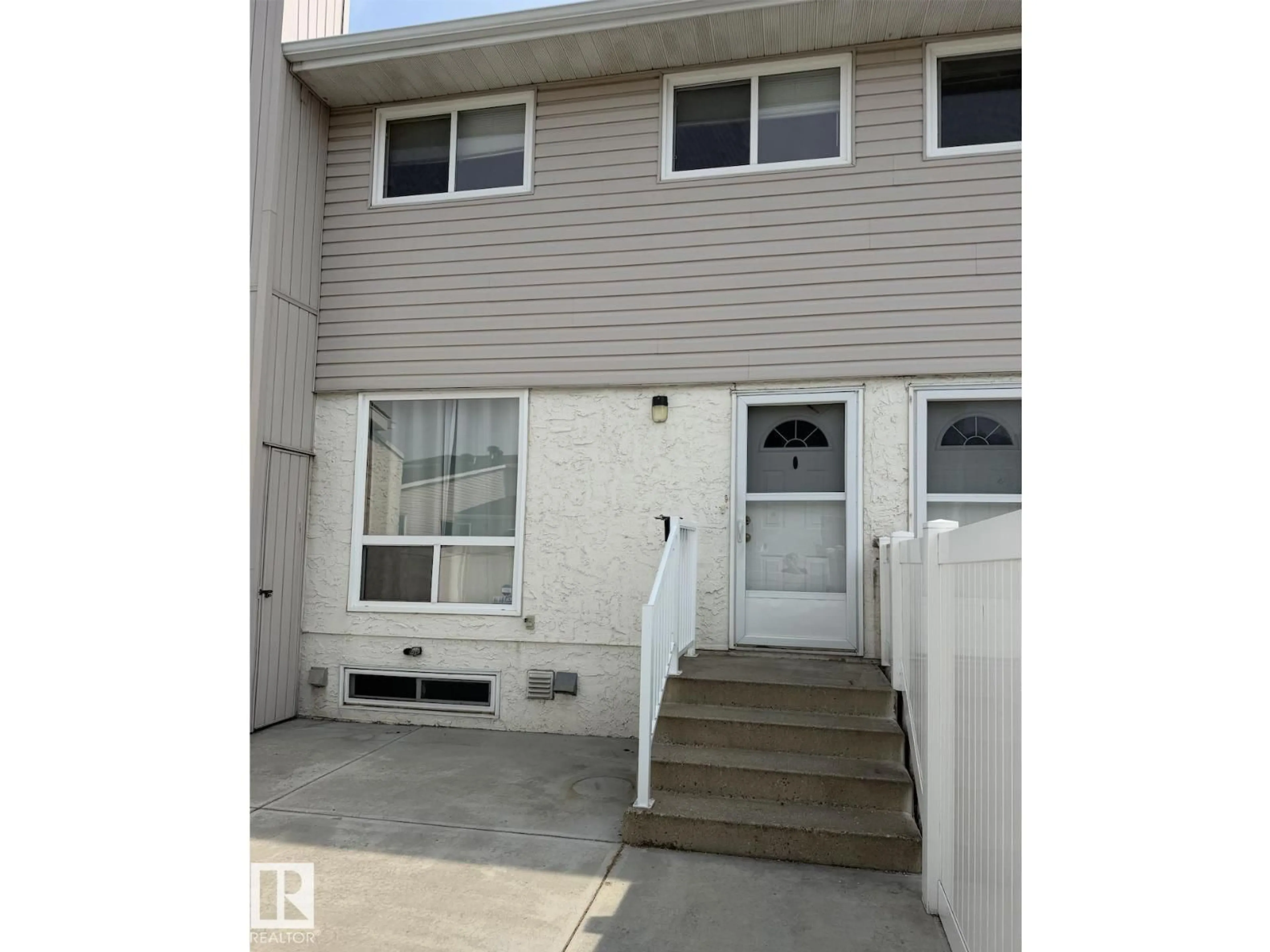 Unknown for 14557 121 ST, Edmonton Alberta T5X2S2