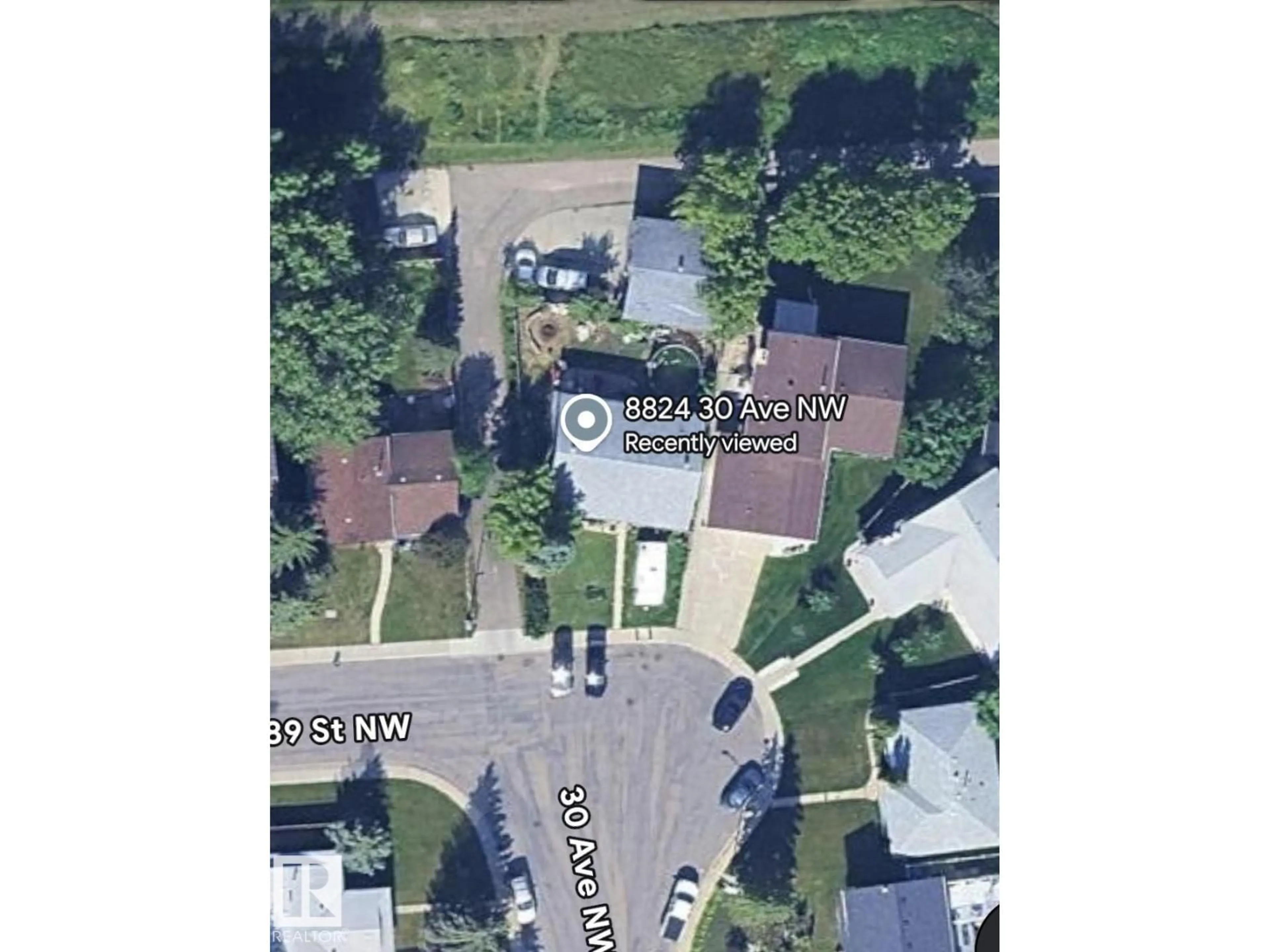 A pic from outside/outdoor area/front of a property/back of a property/a pic from drone, street for NW - 8824 30 AV, Edmonton Alberta T6K2X7