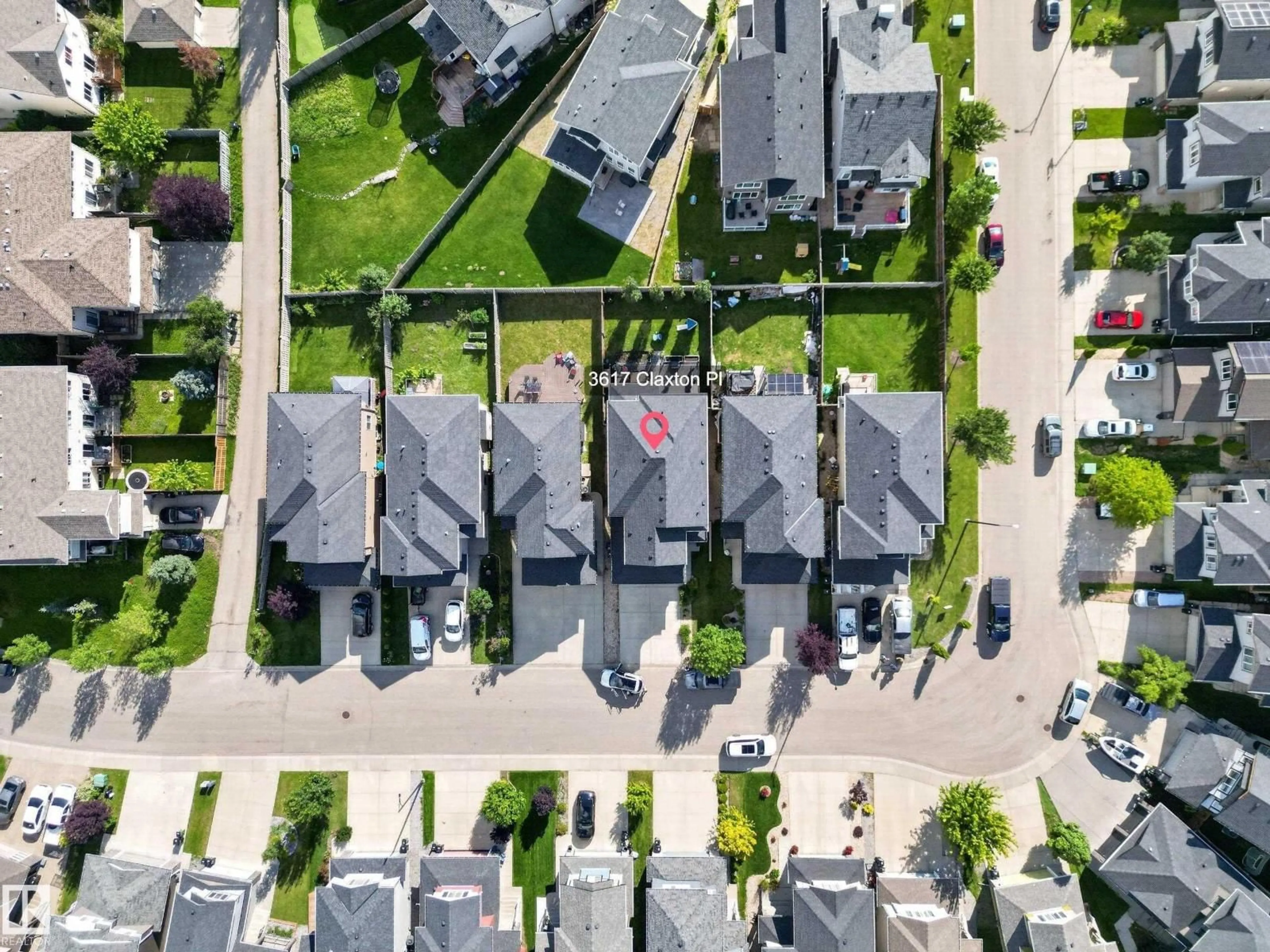A pic from outside/outdoor area/front of a property/back of a property/a pic from drone, street for 3617 CLAXTON PL, Edmonton Alberta T6W2K8