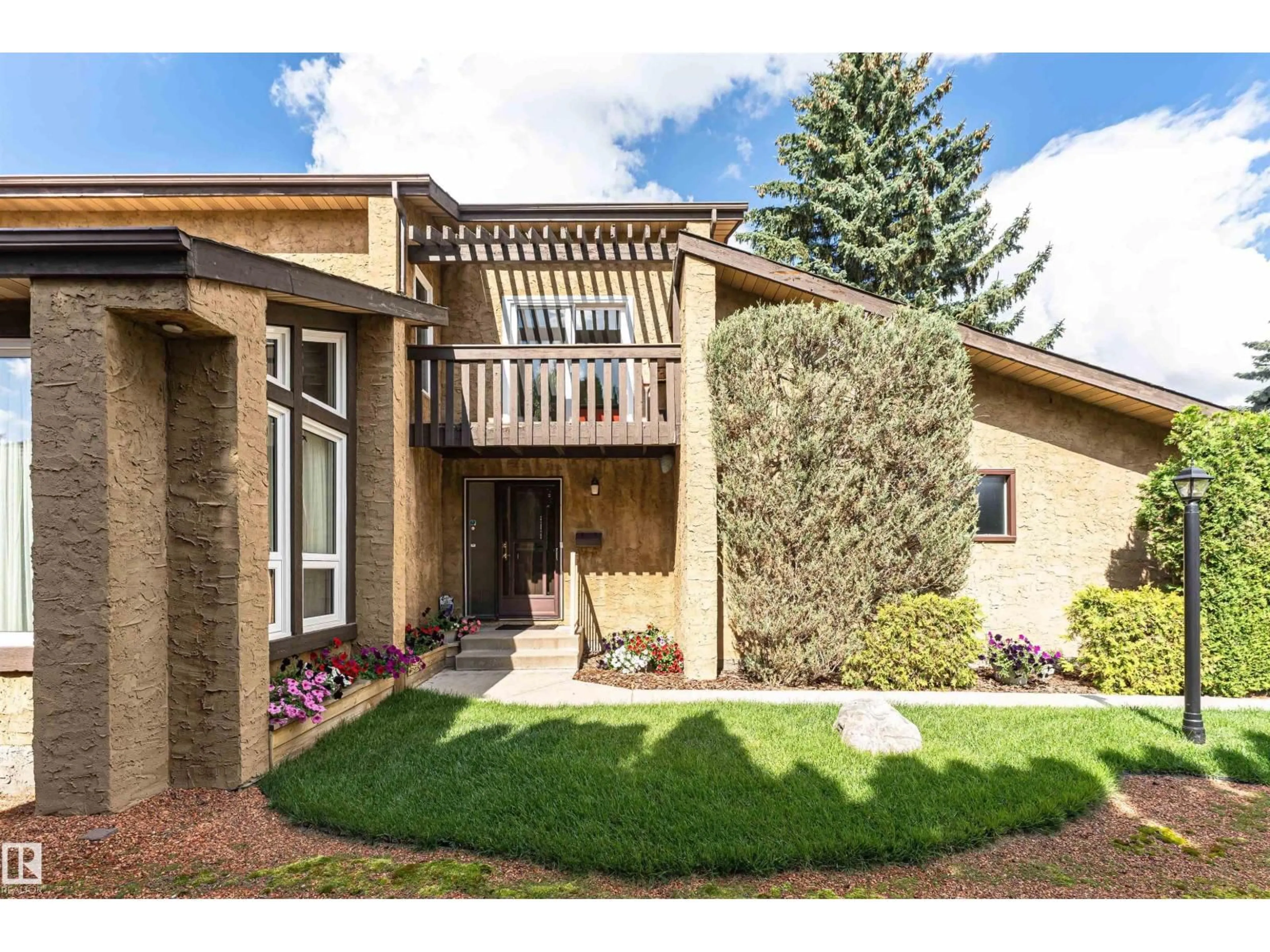 Unknown for 2412 115 ST, Edmonton Alberta T6J3S1