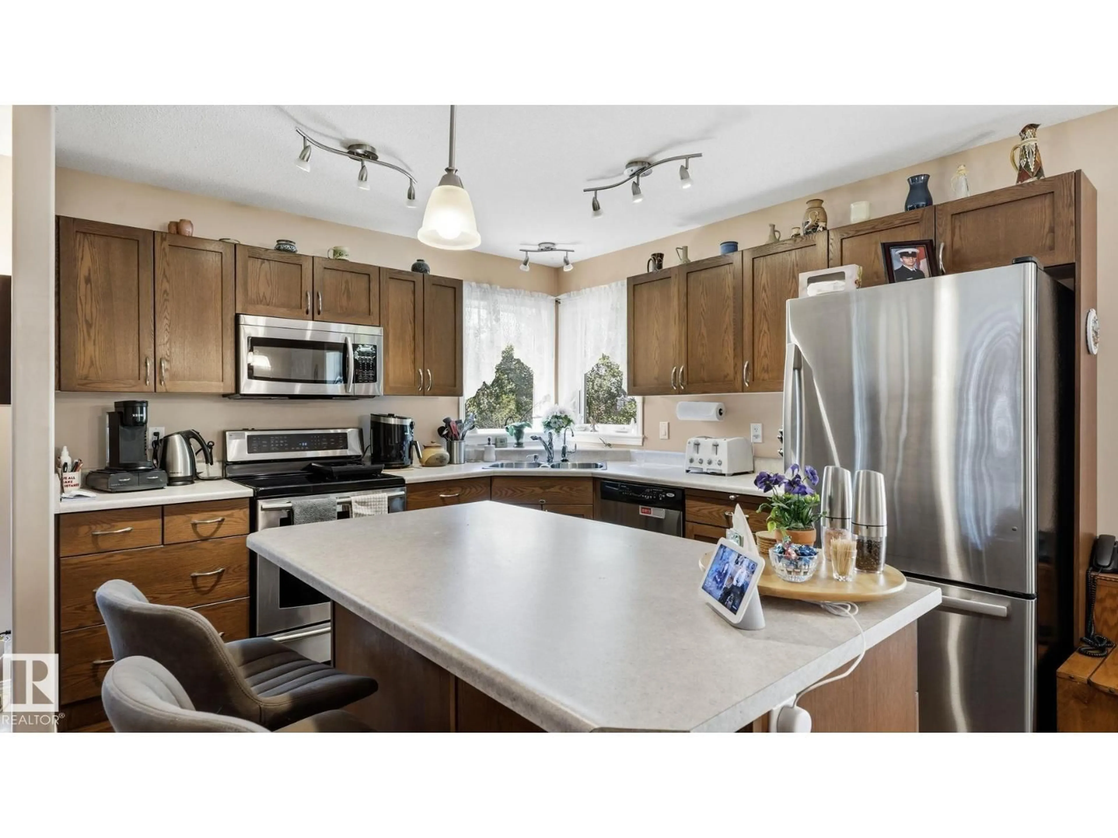 Open concept kitchen, unknown for 50 SNOWBIRD CR, Leduc Alberta T9E0H6