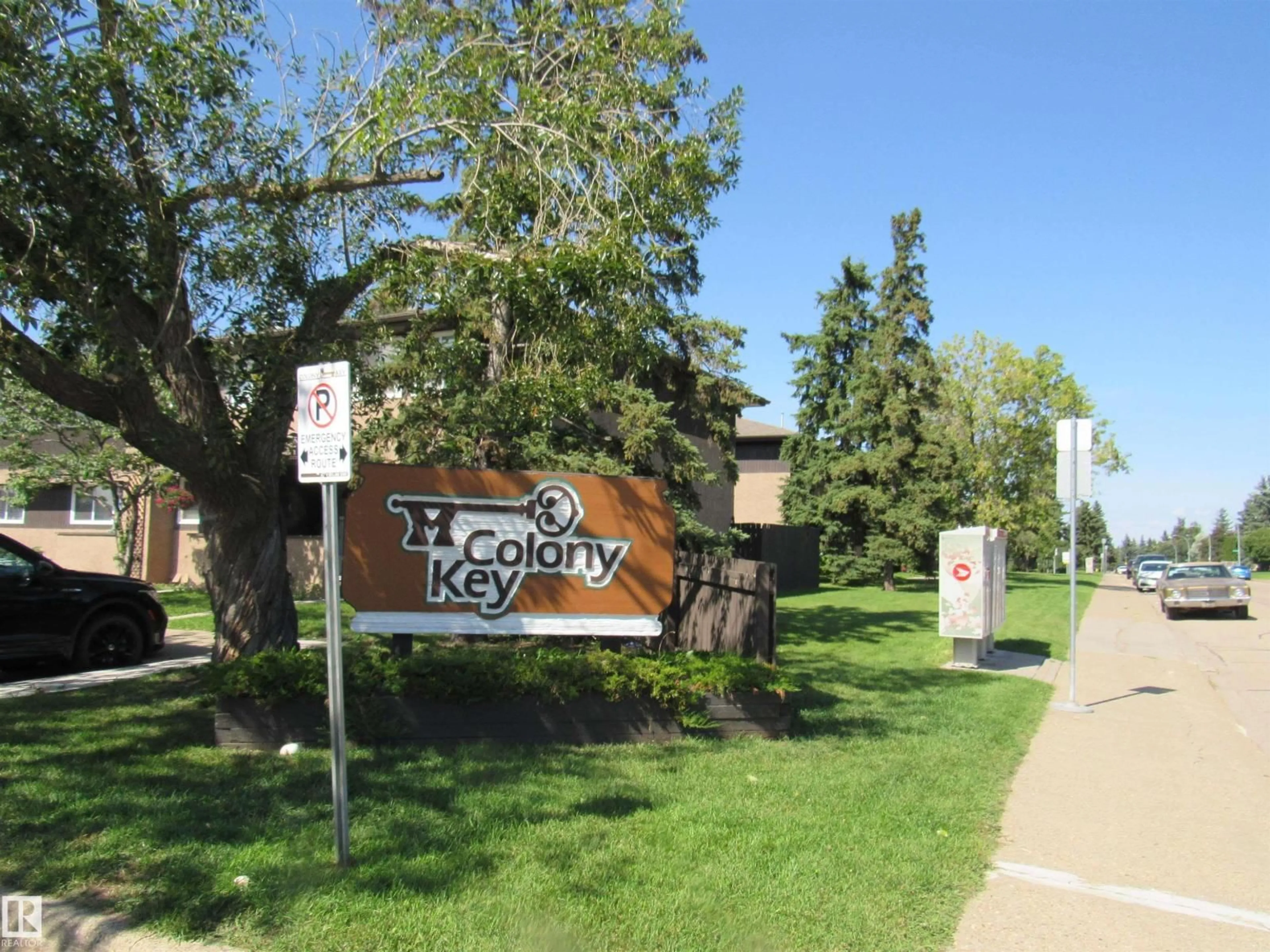 Unknown for 1692 37 ST, Edmonton Alberta T6L2R7