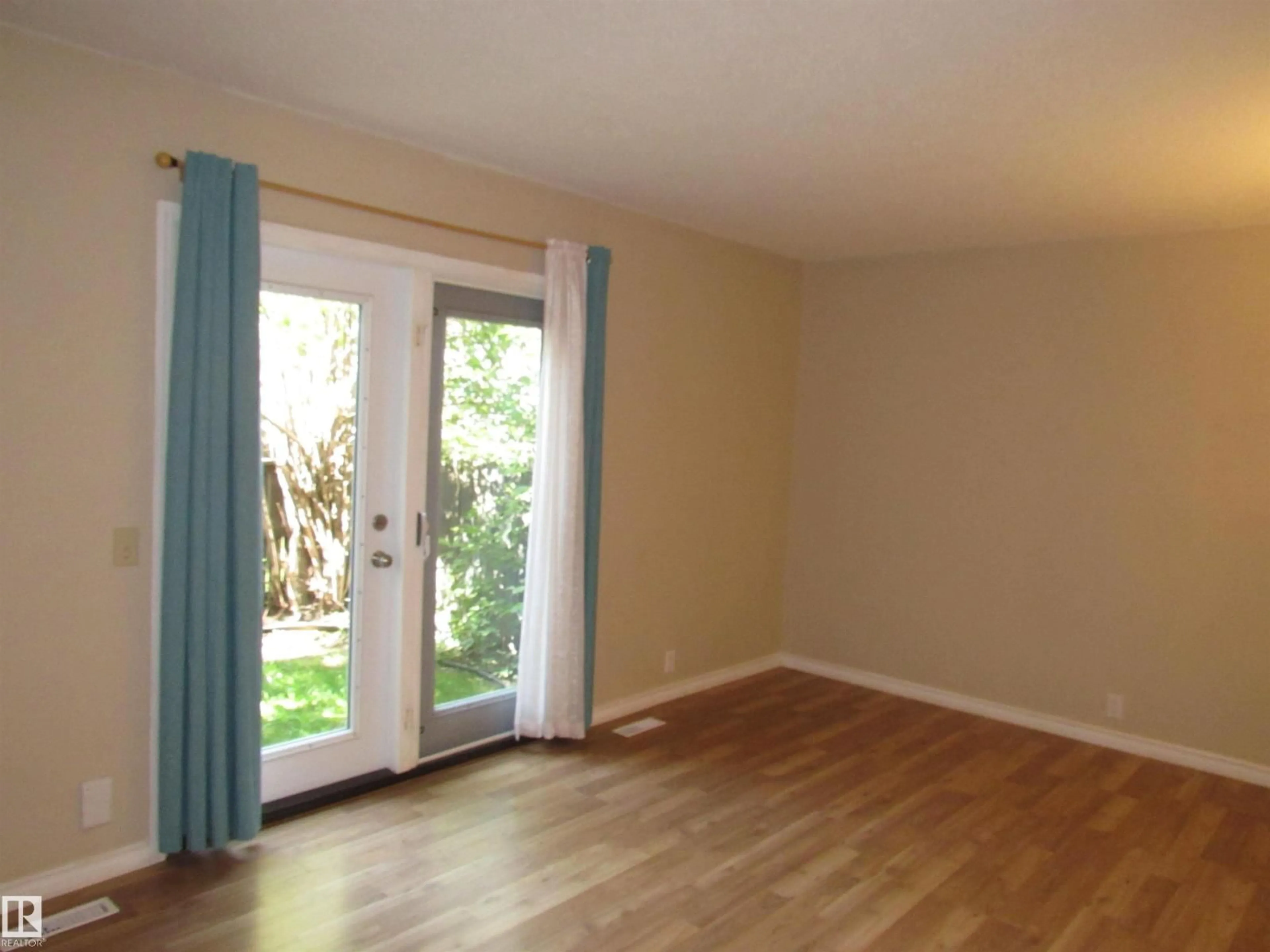 A pic of a room for 1692 37 ST, Edmonton Alberta T6L2R7
