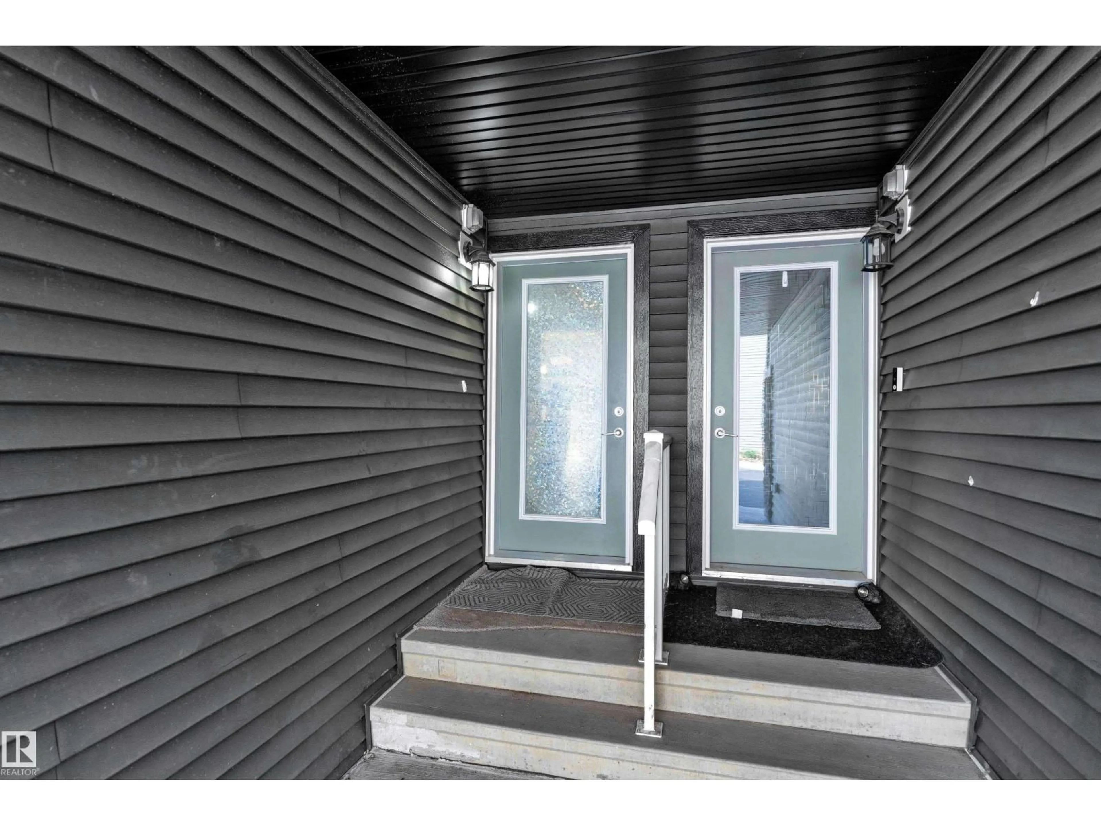 Indoor entryway for #56 - 2710 66 ST, Edmonton Alberta T6X3H4