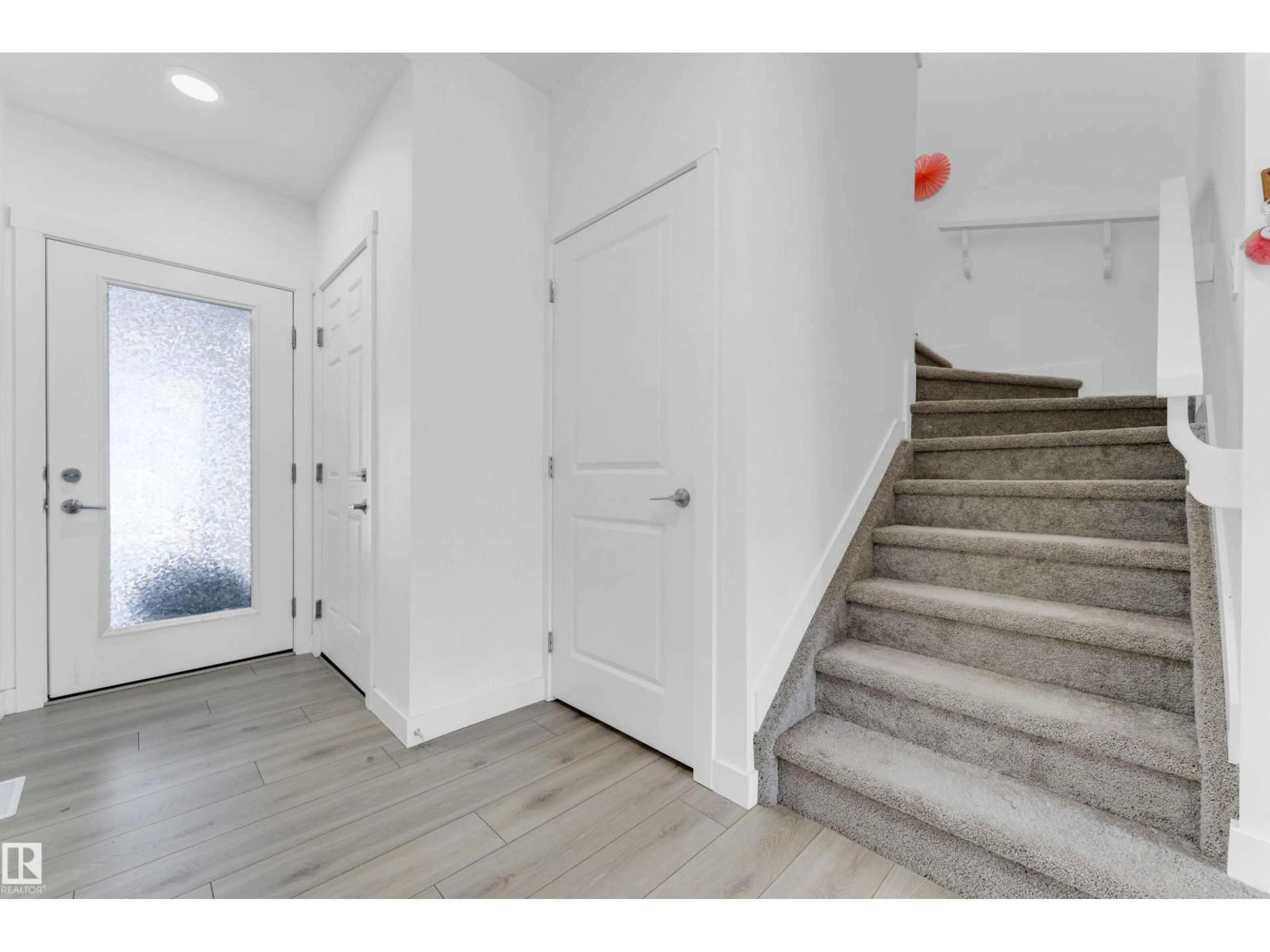 Indoor entryway for #56 - 2710 66 ST, Edmonton Alberta T6X3H4