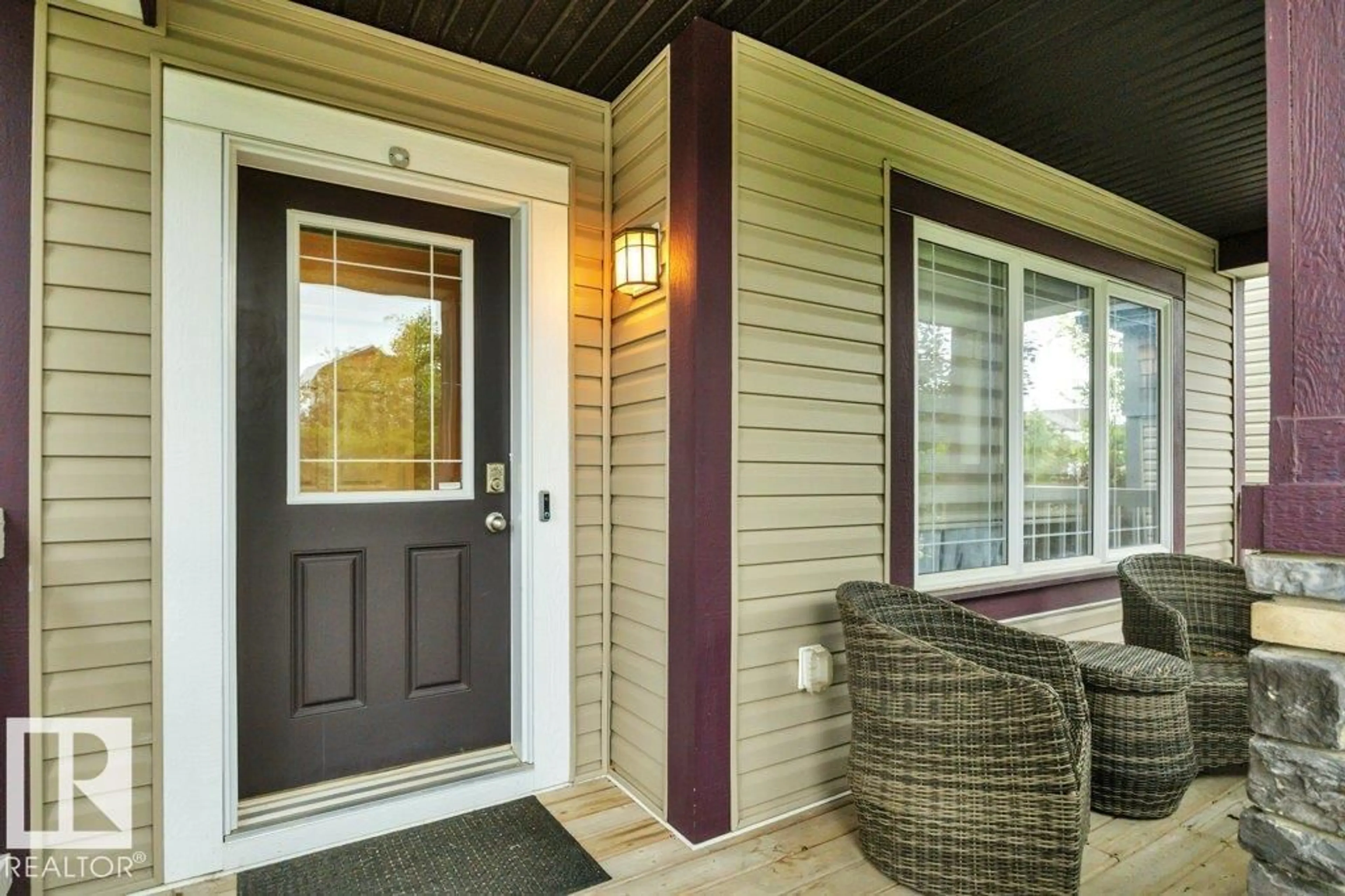 Indoor entryway for 723 SECORD BV, Edmonton Alberta T5T5X7