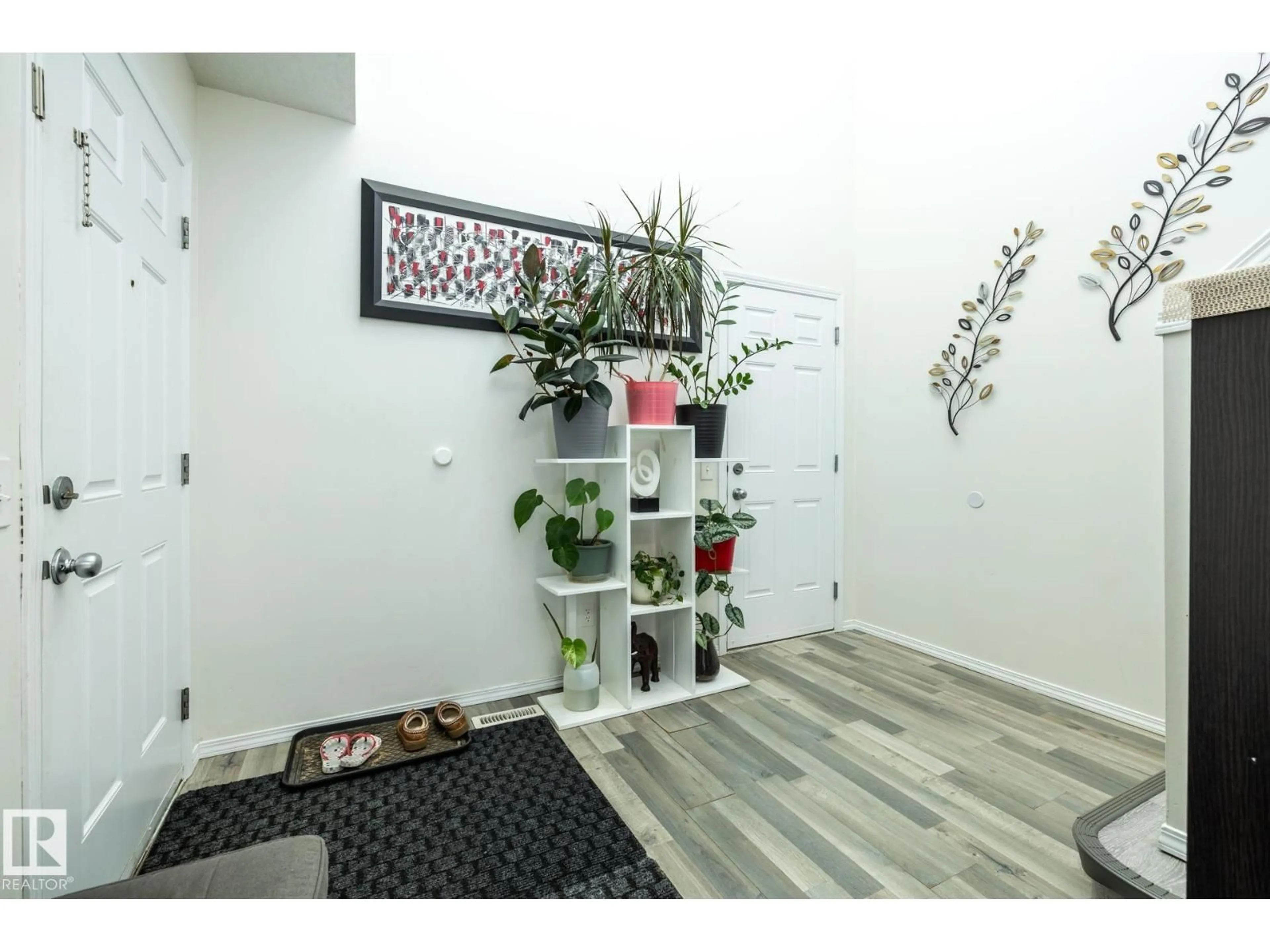 Indoor entryway for NW - 8644 173 AV, Edmonton Alberta T5Z3W4