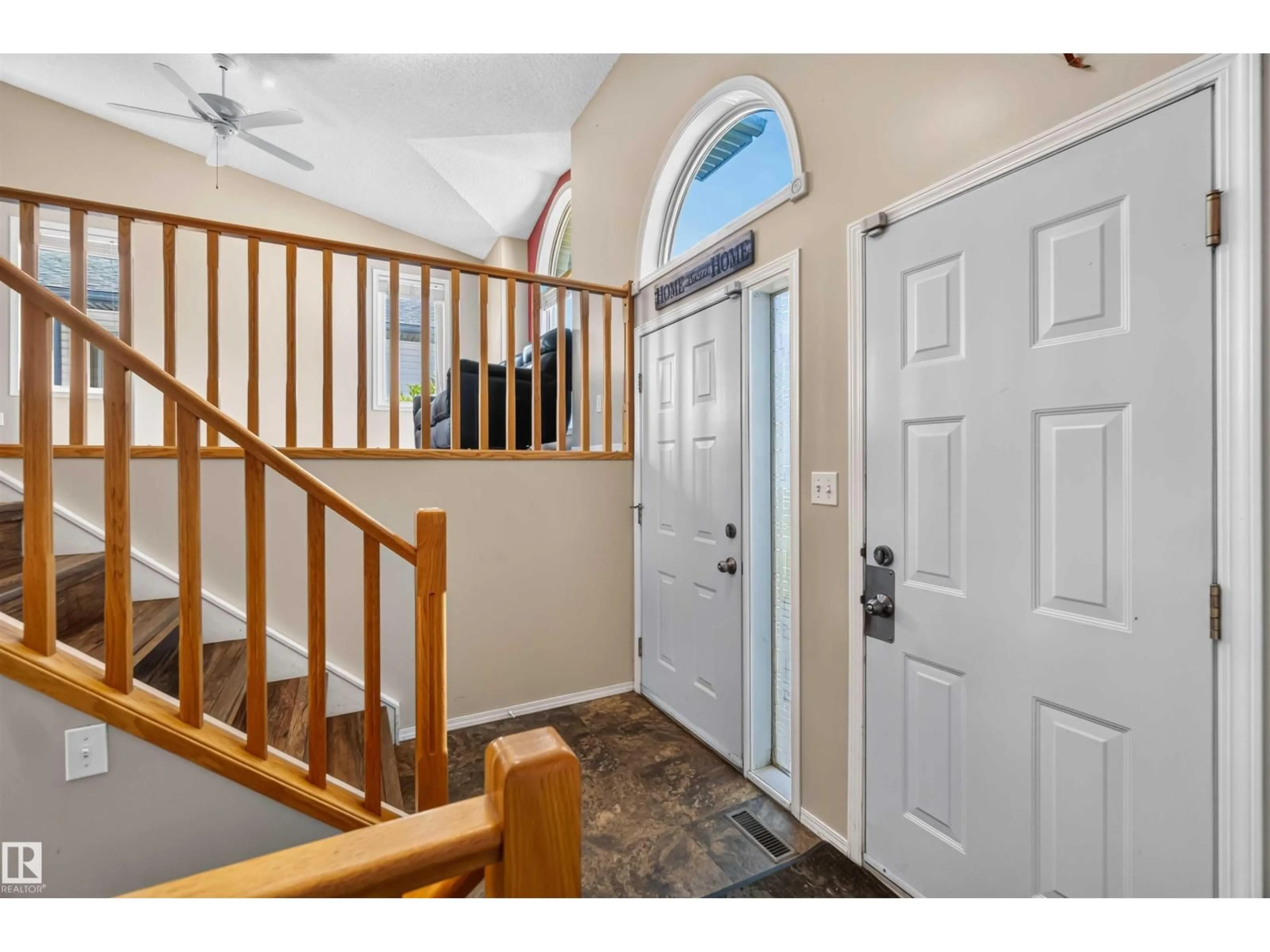 Indoor entryway for 5111 52 ST, Legal Alberta T0G1L0