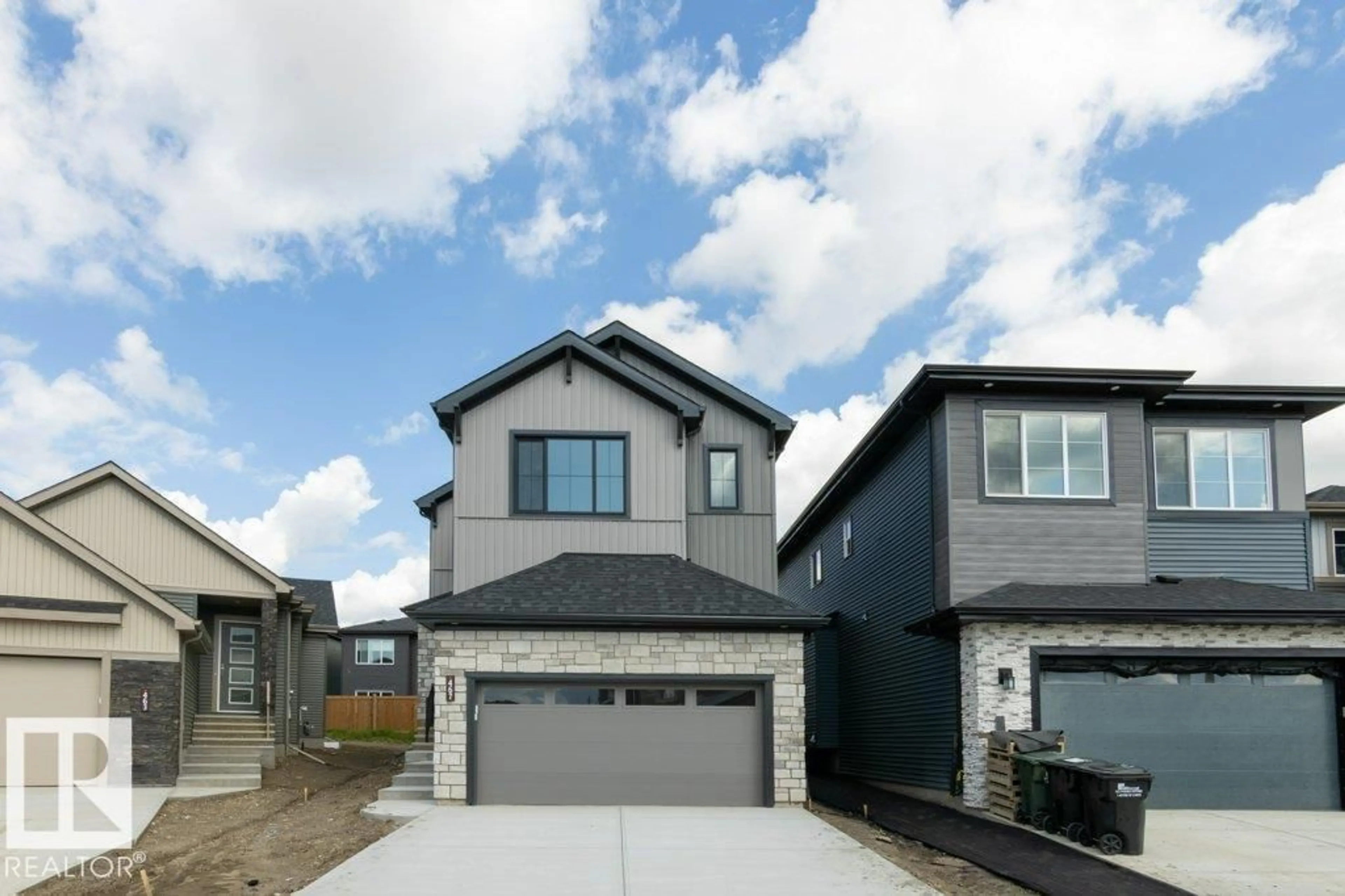 Home with vinyl exterior material, street for 467 CANTER WD, Sherwood Park Alberta T8H3A9