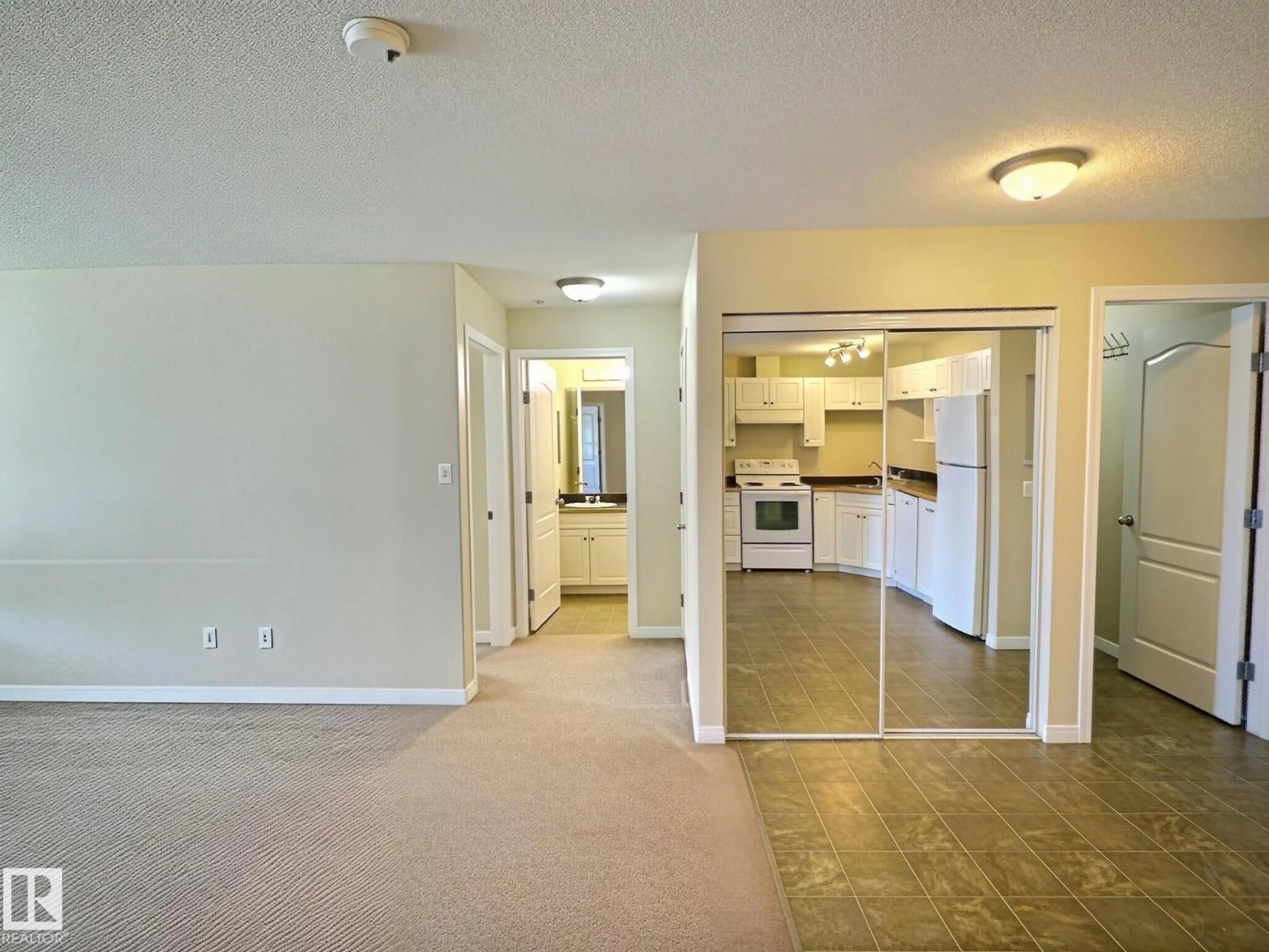 Unknown for 111 - 5350 199 ST, Edmonton Alberta T6M0A4