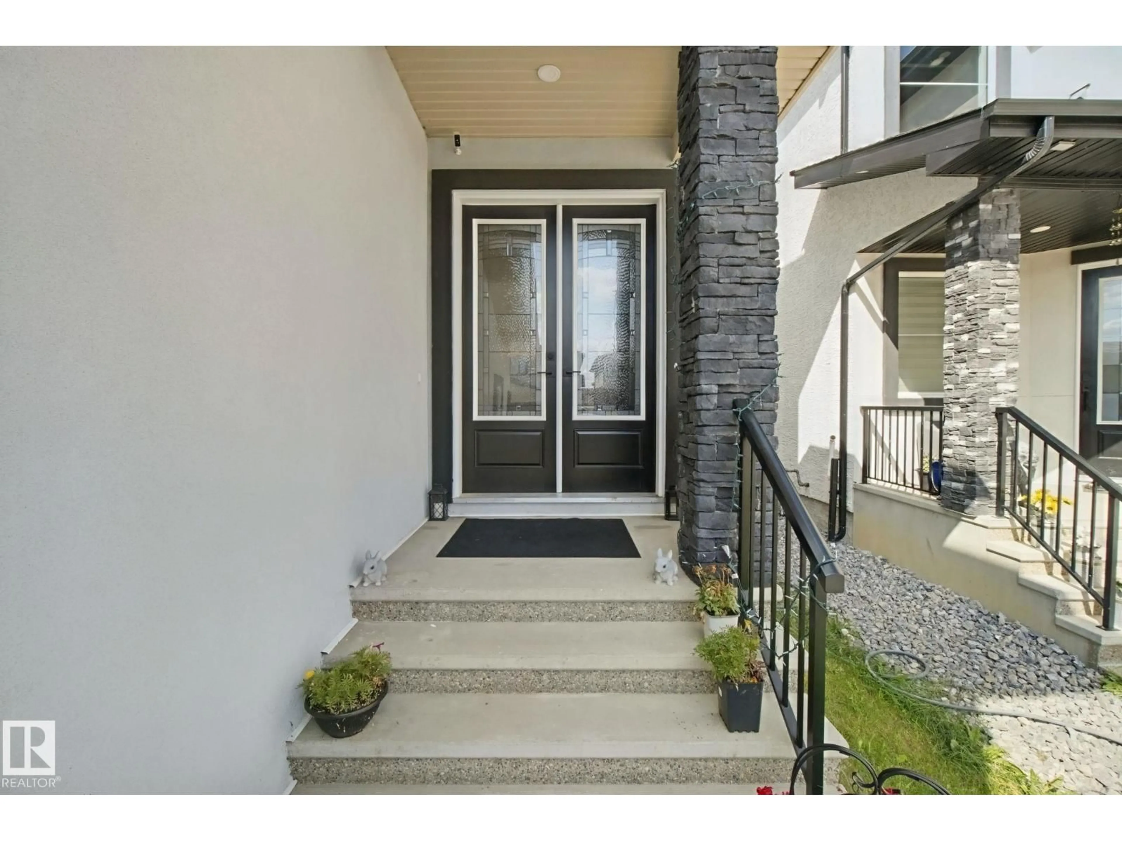 Indoor entryway for NW - 4820 174 AV, Edmonton Alberta T5Y4C7