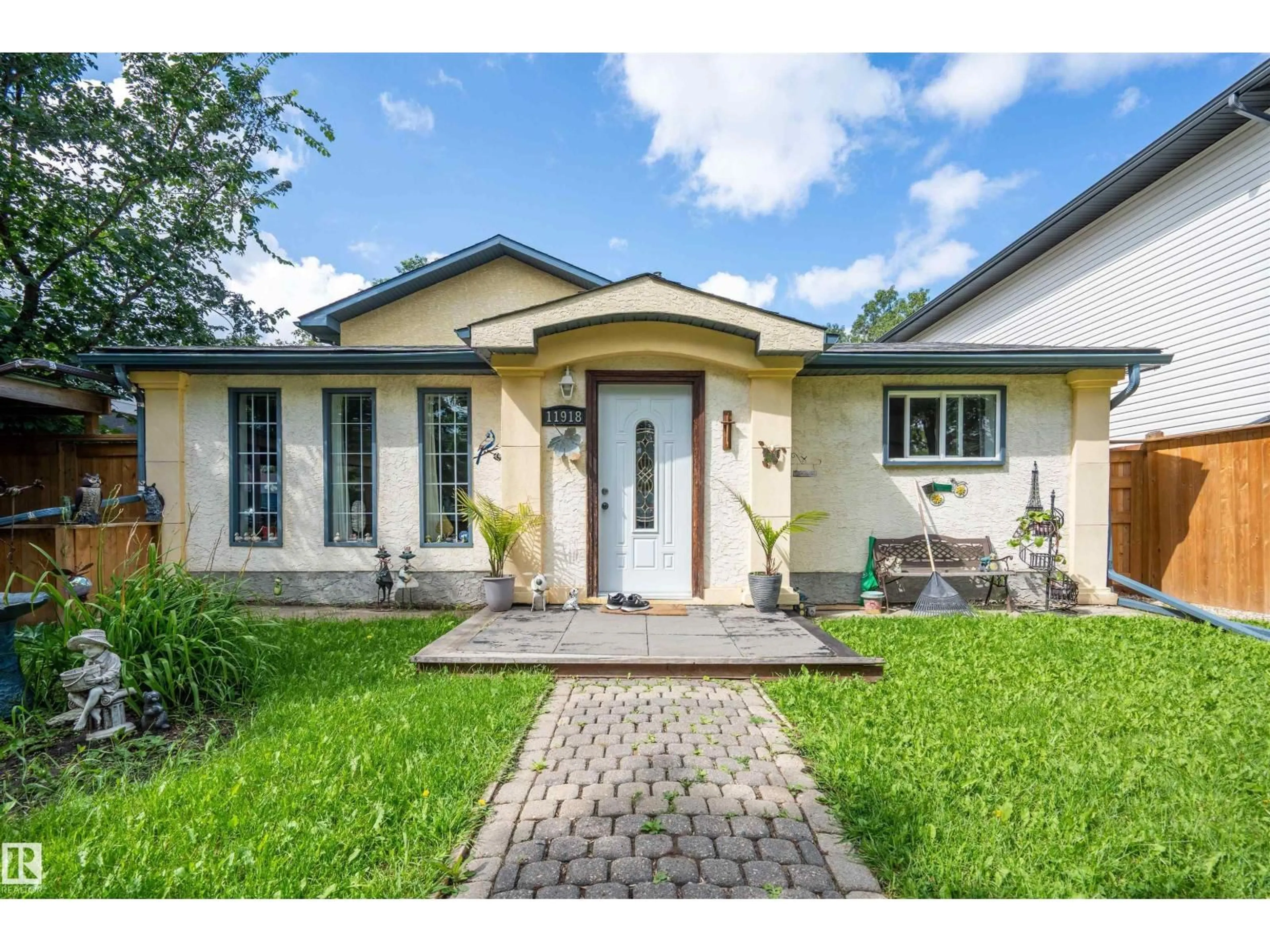 Unknown for 11918 42 ST, Edmonton Alberta T5W2N6