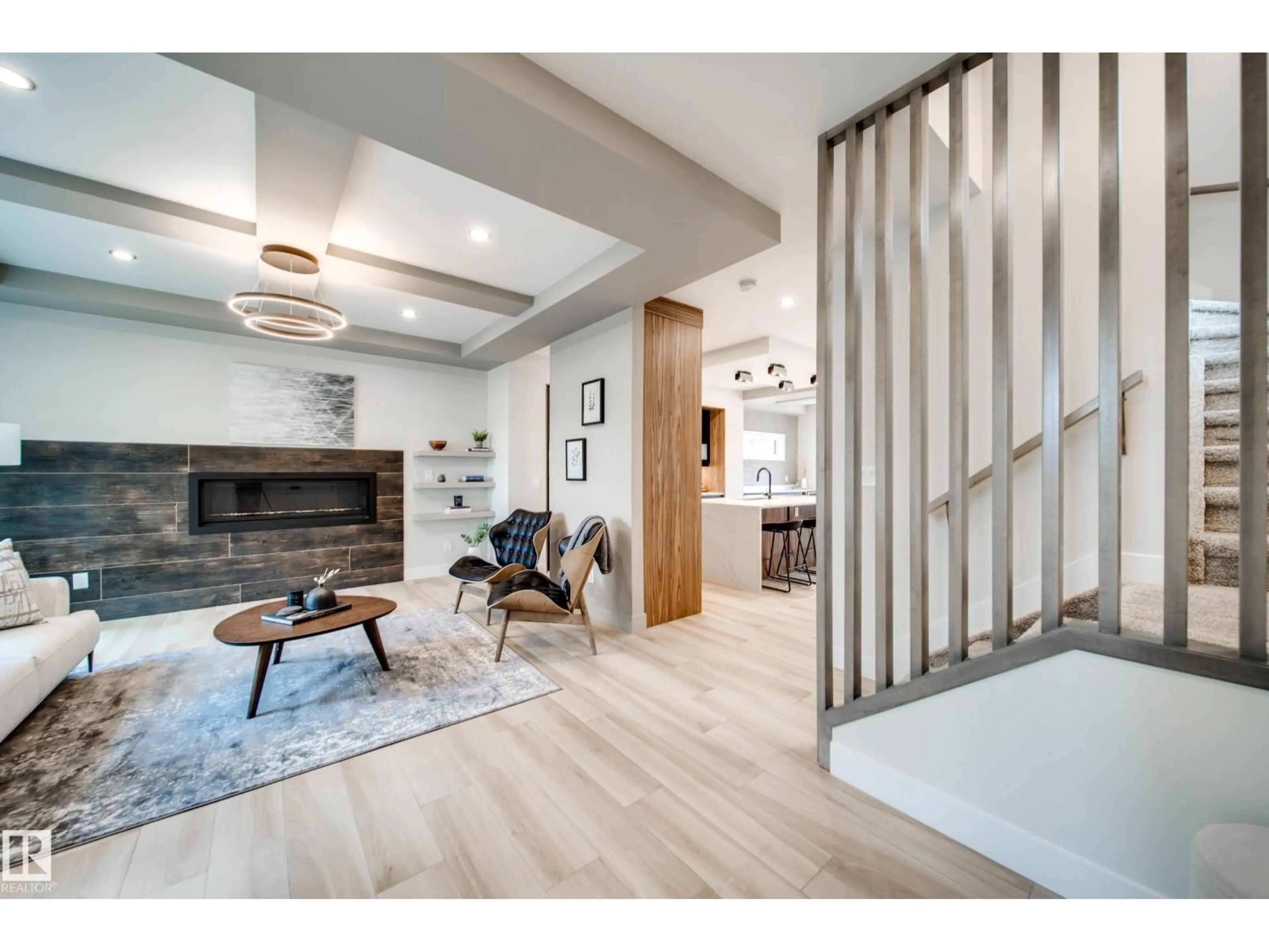 Indoor entryway for NW - 9625 101 ST, Edmonton Alberta T5K0W7
