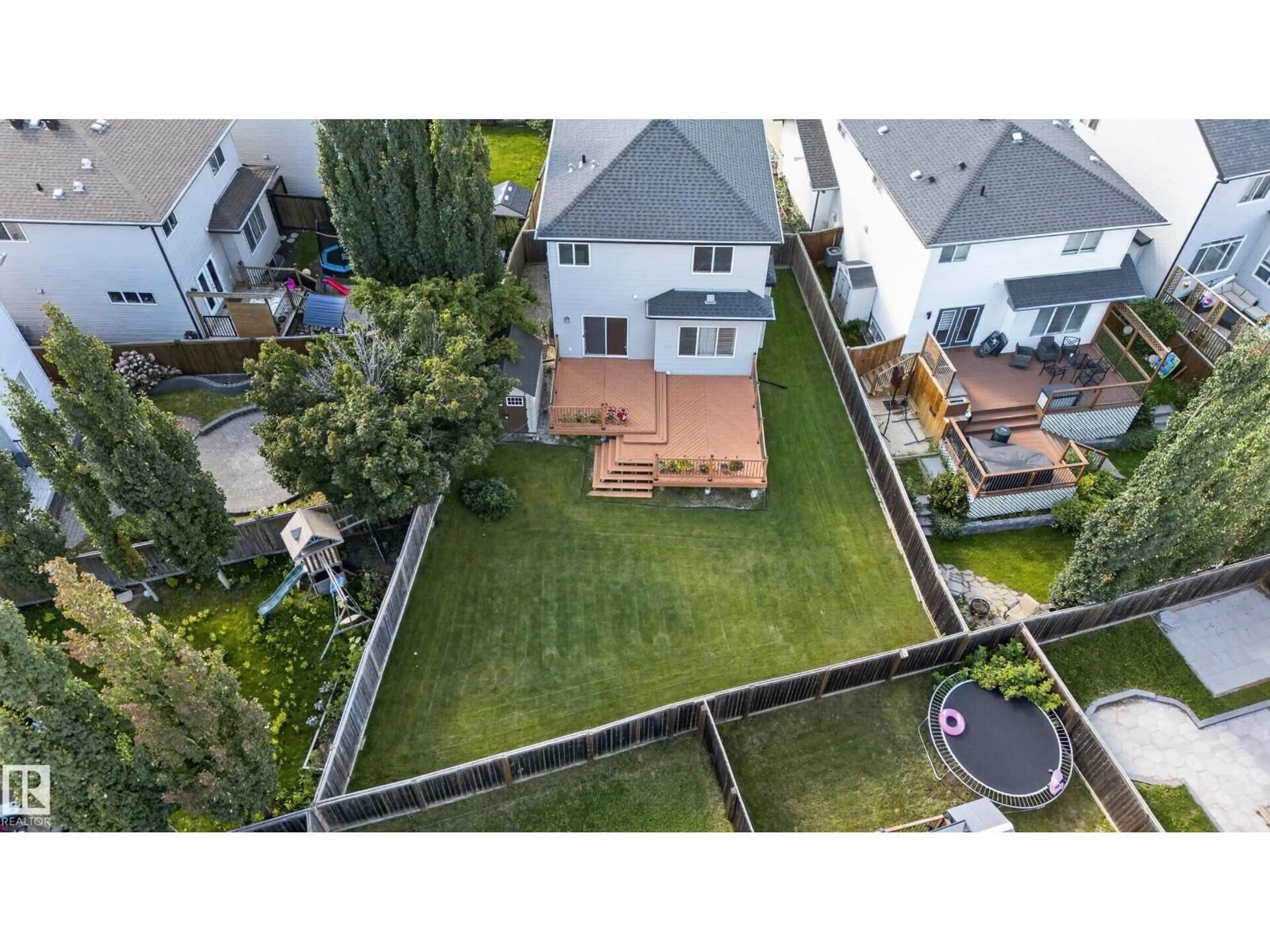 A pic from outside/outdoor area/front of a property/back of a property/a pic from drone, street for NW - 9515 221 ST, Edmonton Alberta T5T4A8