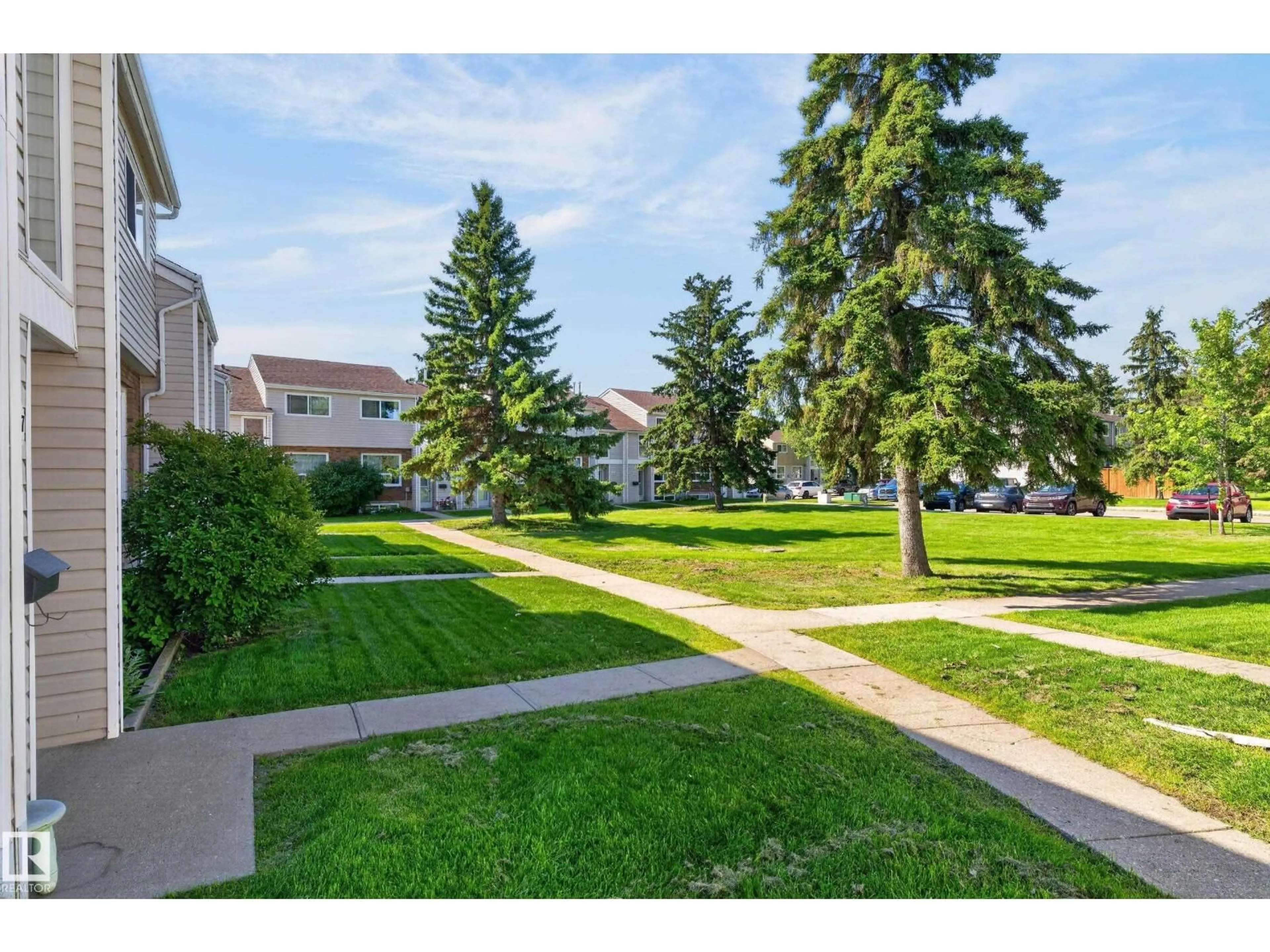 Patio, street for 18247 93 AV, Edmonton Alberta T5T1V2