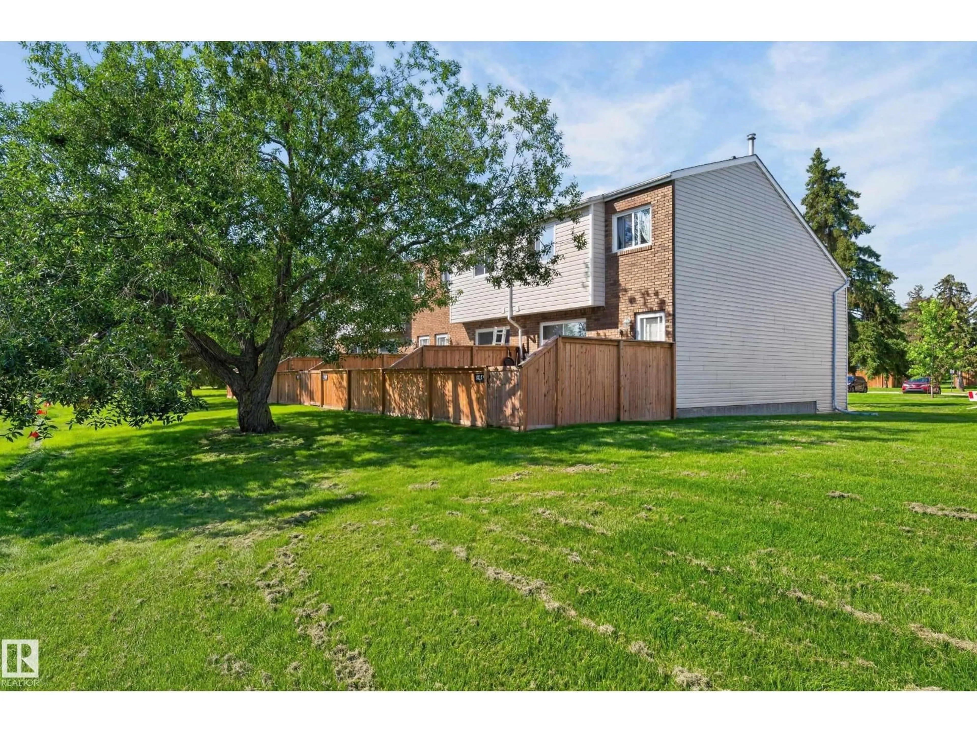 A pic from outside/outdoor area/front of a property/back of a property/a pic from drone, unknown for 18247 93 AV, Edmonton Alberta T5T1V2