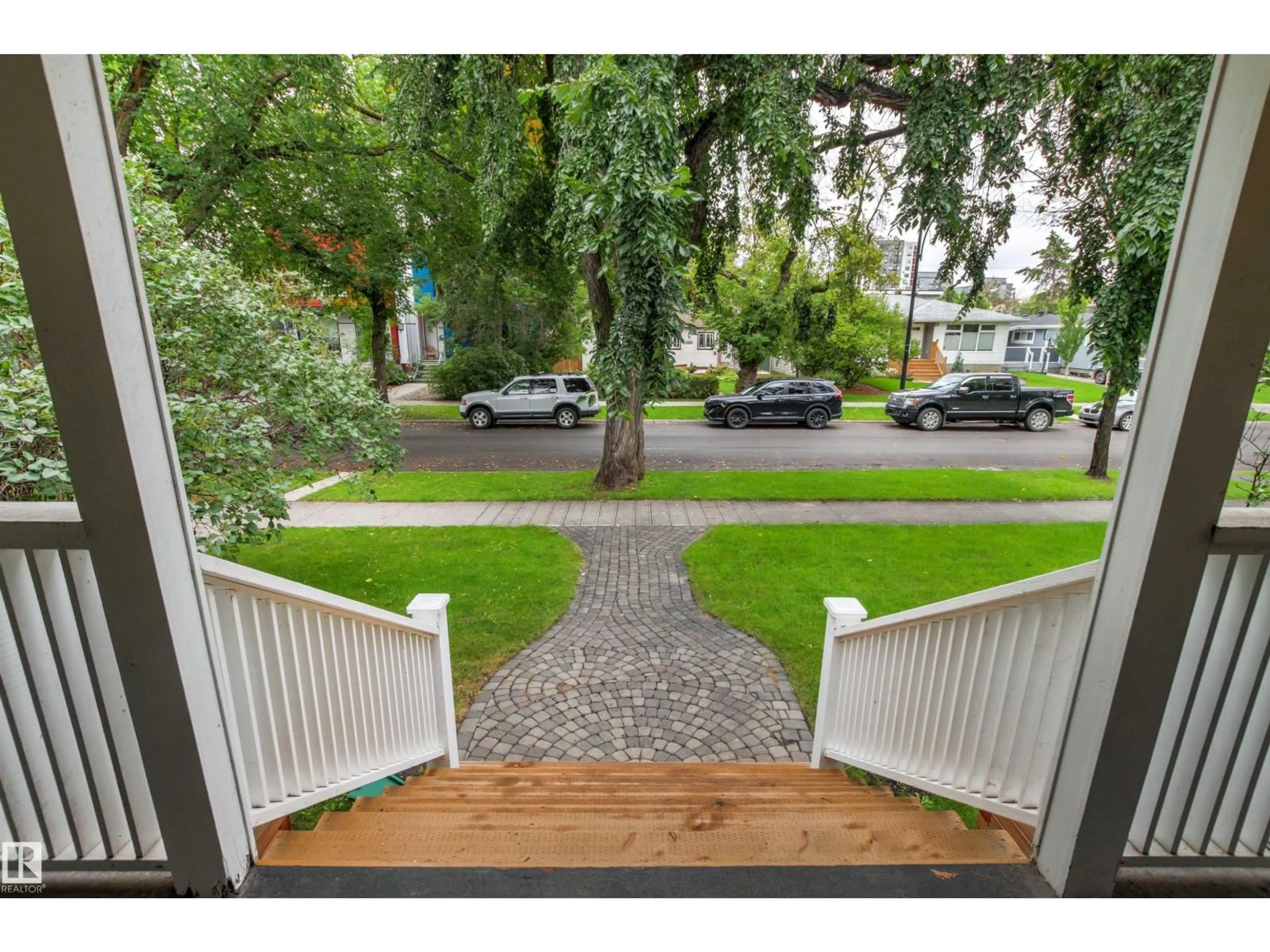 Unknown for 10626 125 ST, Edmonton Alberta T5N1T6