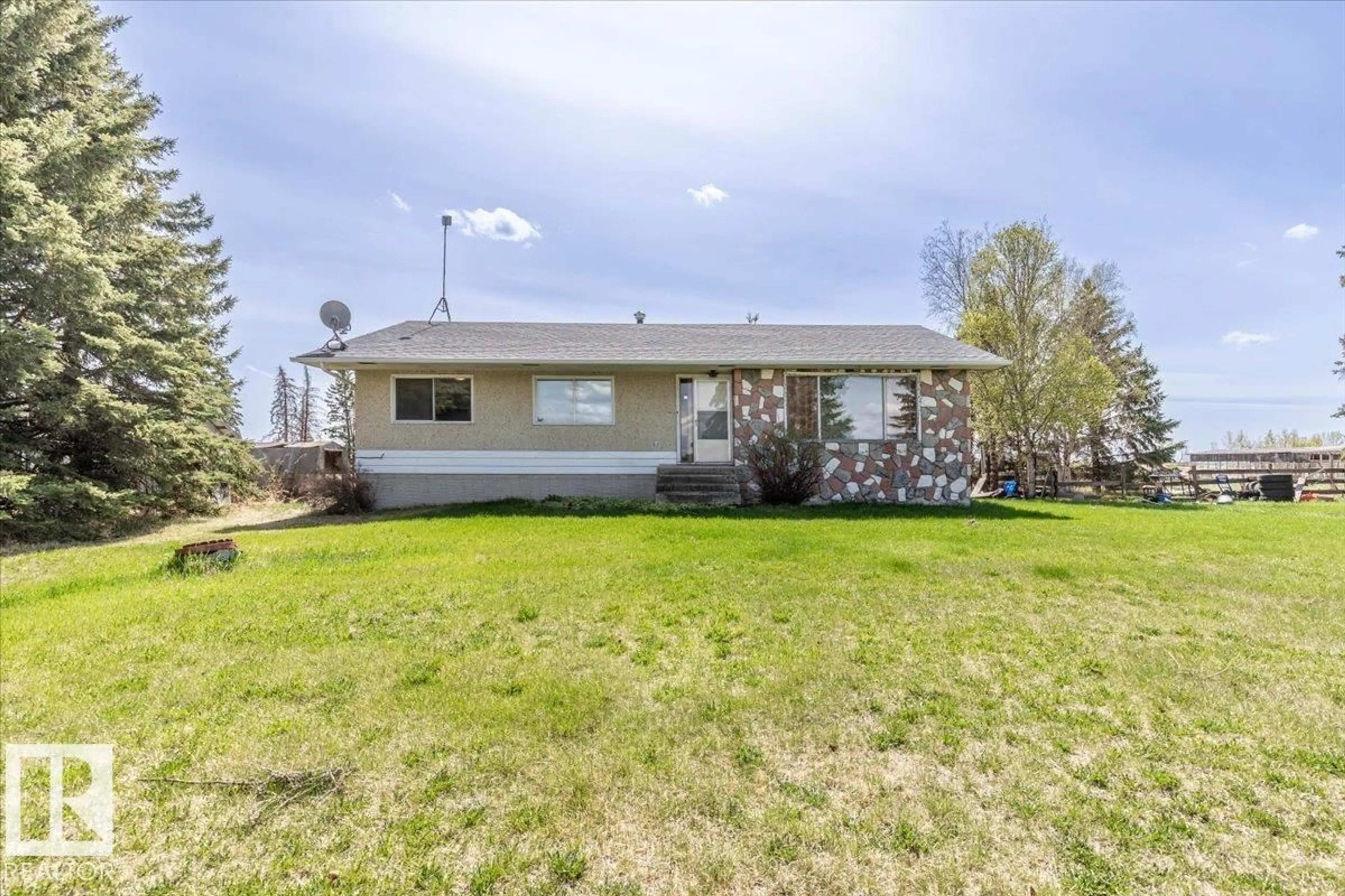 Home with vinyl exterior material, street for 23331 TWP ROAD 502, Rural Leduc County Alberta T4X0R4