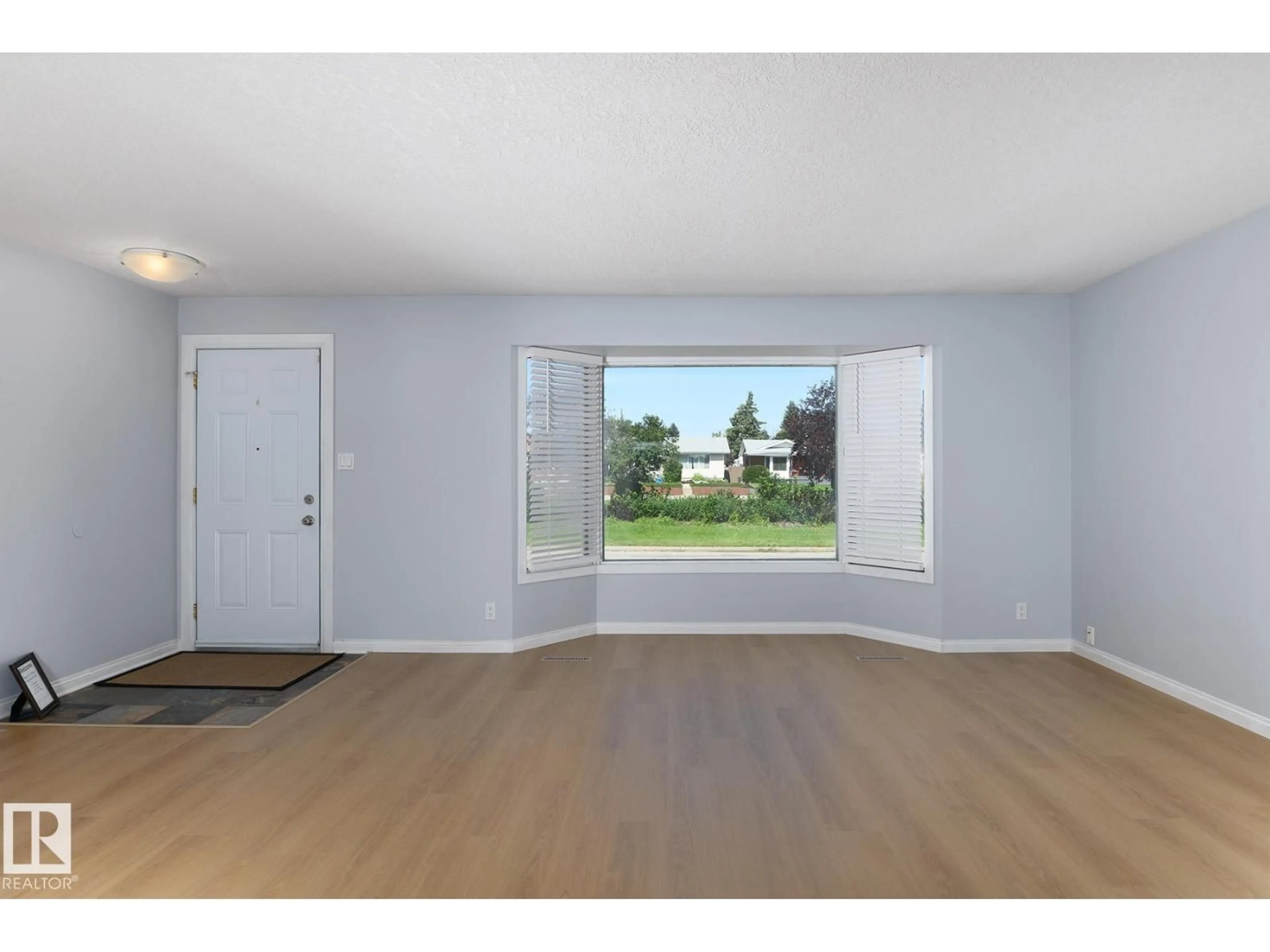 A pic of a room for 5627 138 AV, Edmonton Alberta T5A1E2