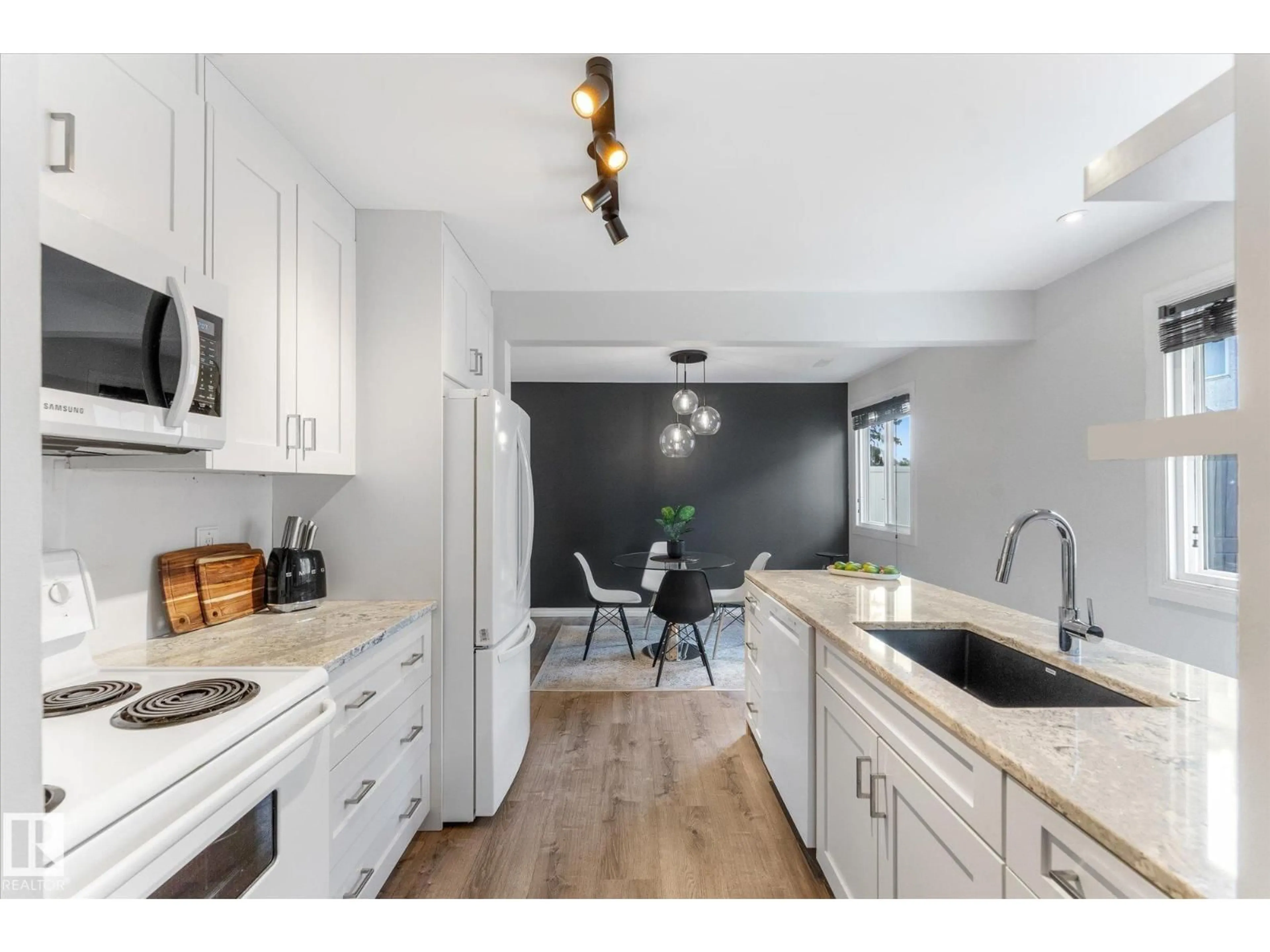 Open concept kitchen, unknown for 281 LANCASTER TC, Edmonton Alberta T5X5T6