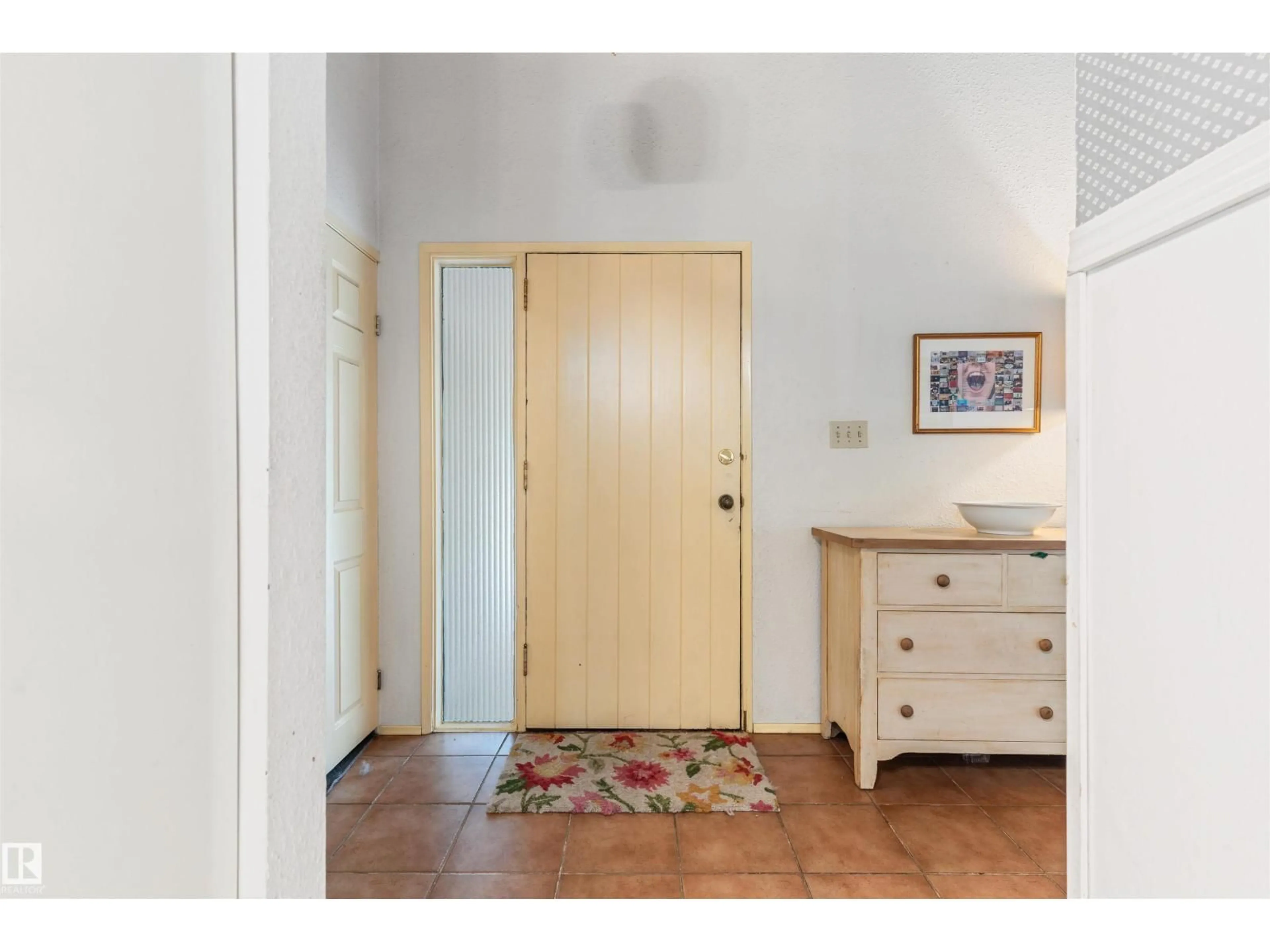 Indoor entryway for 190 WESTRIDGE RD, Edmonton Alberta T5T1B8