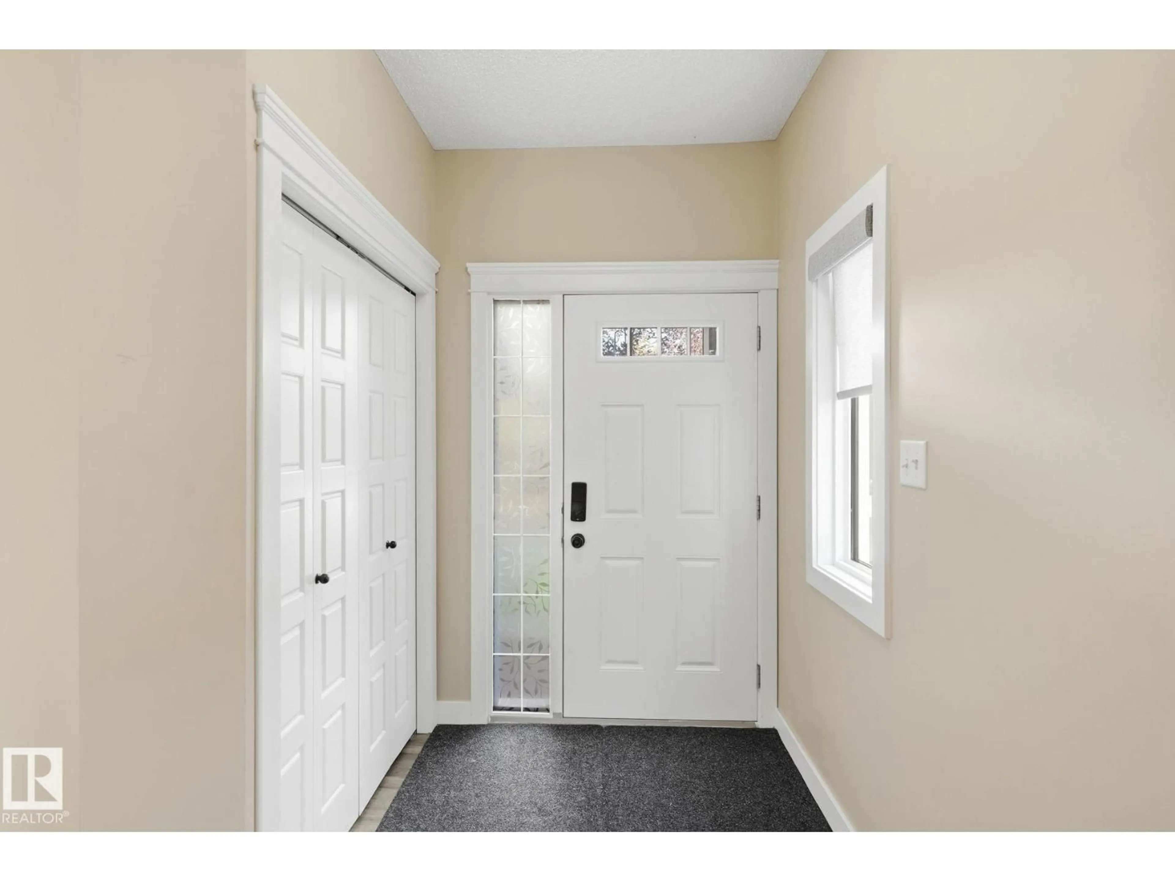 Indoor entryway for 38 DURRAND BN, Fort Saskatchewan Alberta T8L0N1